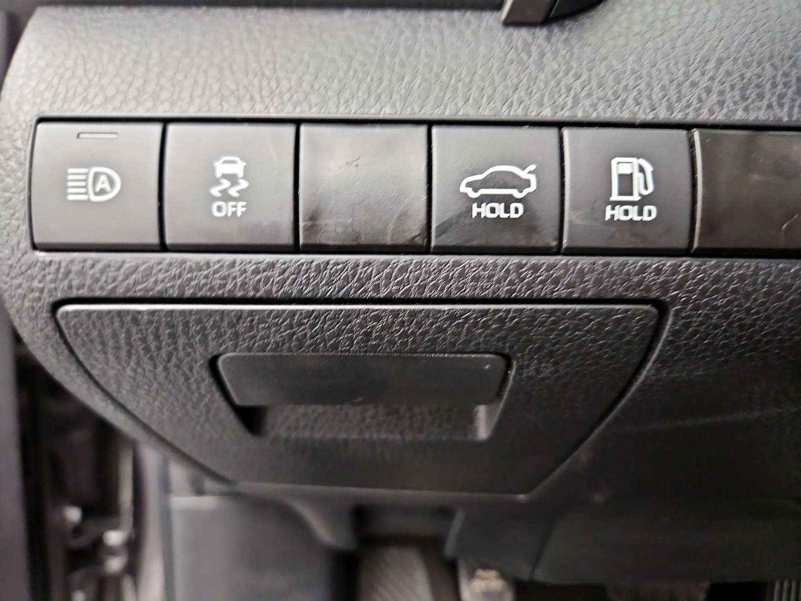 2024 Toyota Camry SE - Photo 14