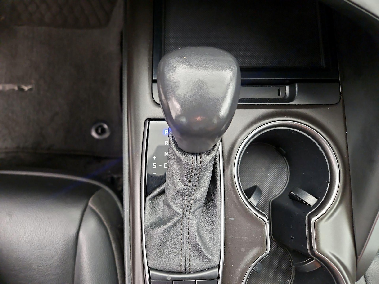 2024 Toyota Camry SE - Photo 18