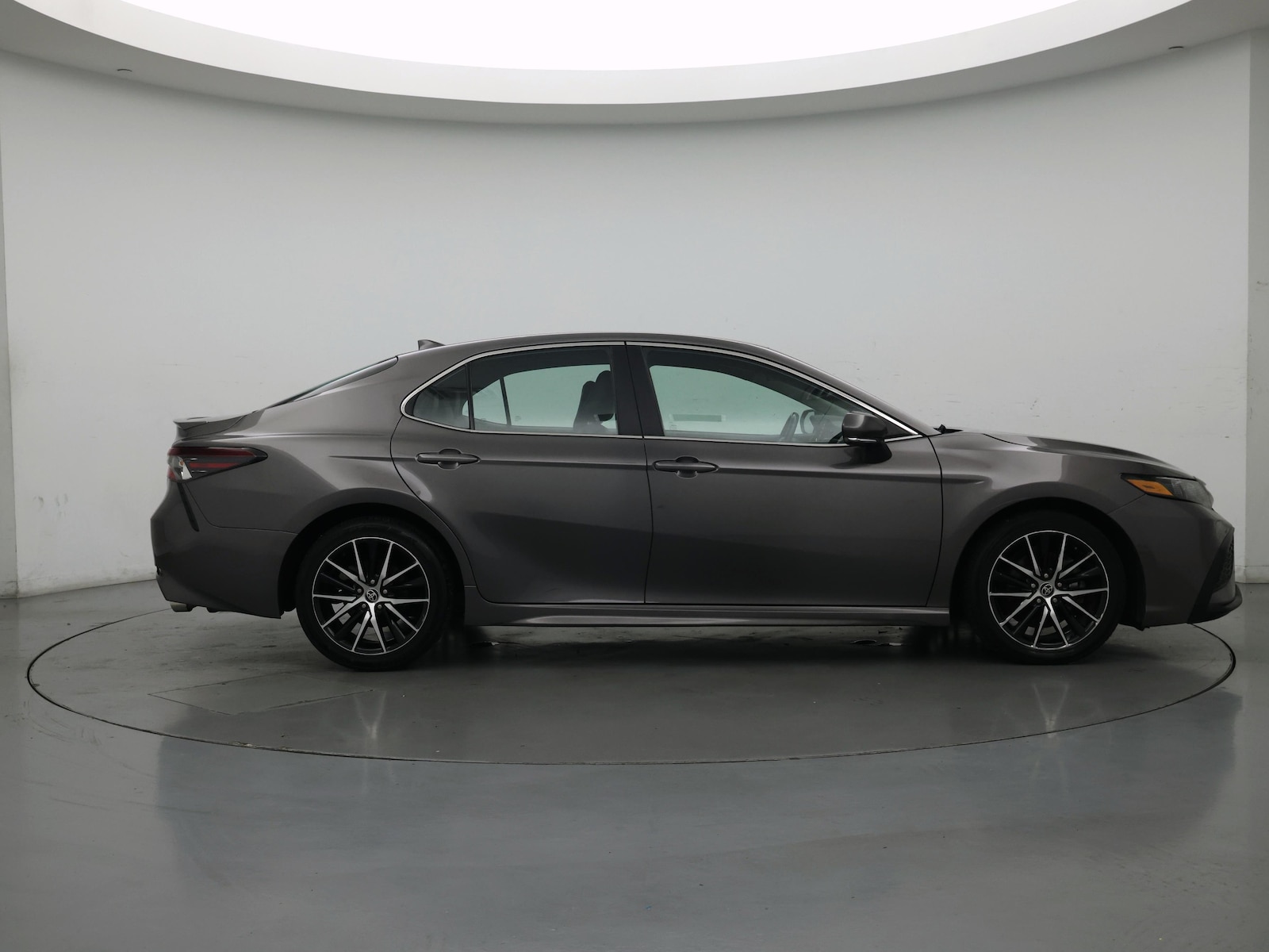 2024 Toyota Camry SE - Photo 8