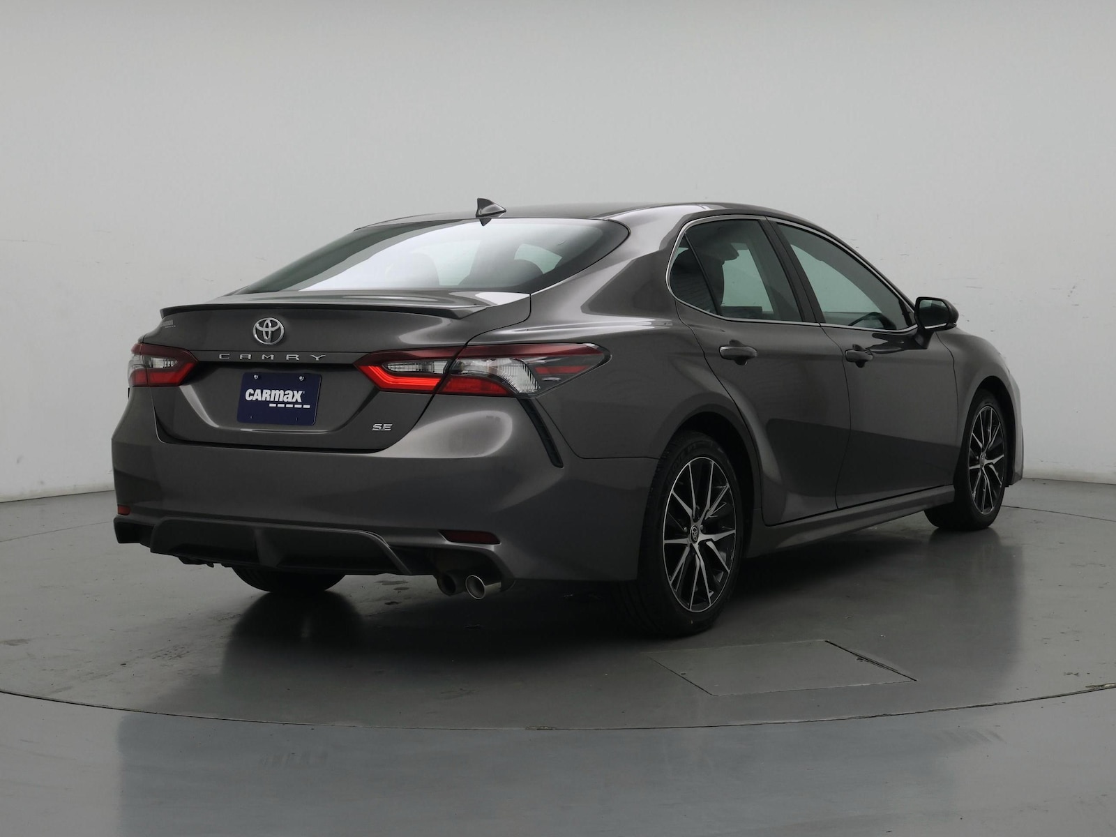 2024 Toyota Camry SE - Photo 9