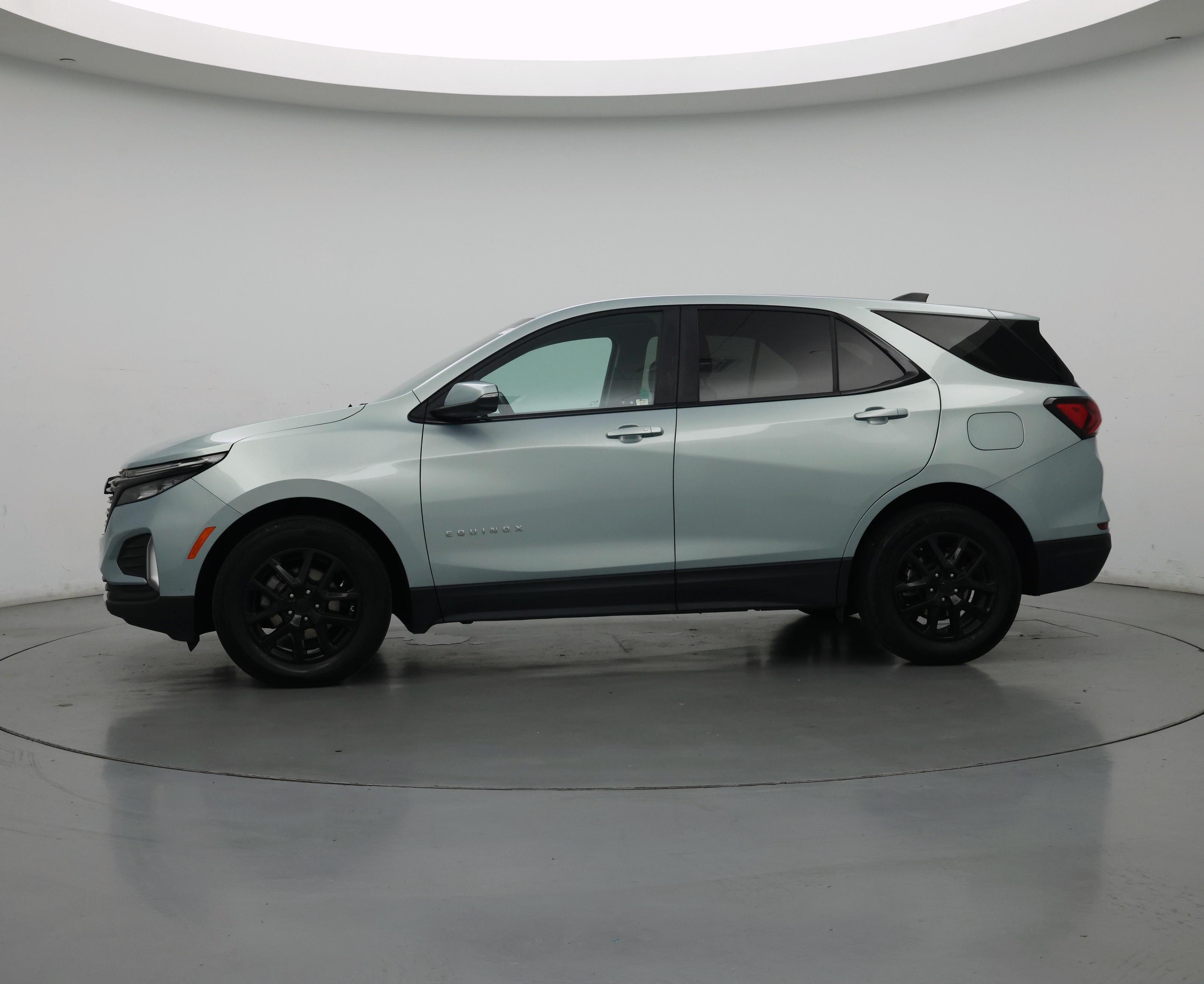 Thumbnail: 2022 Chevrolet Equinox - 3