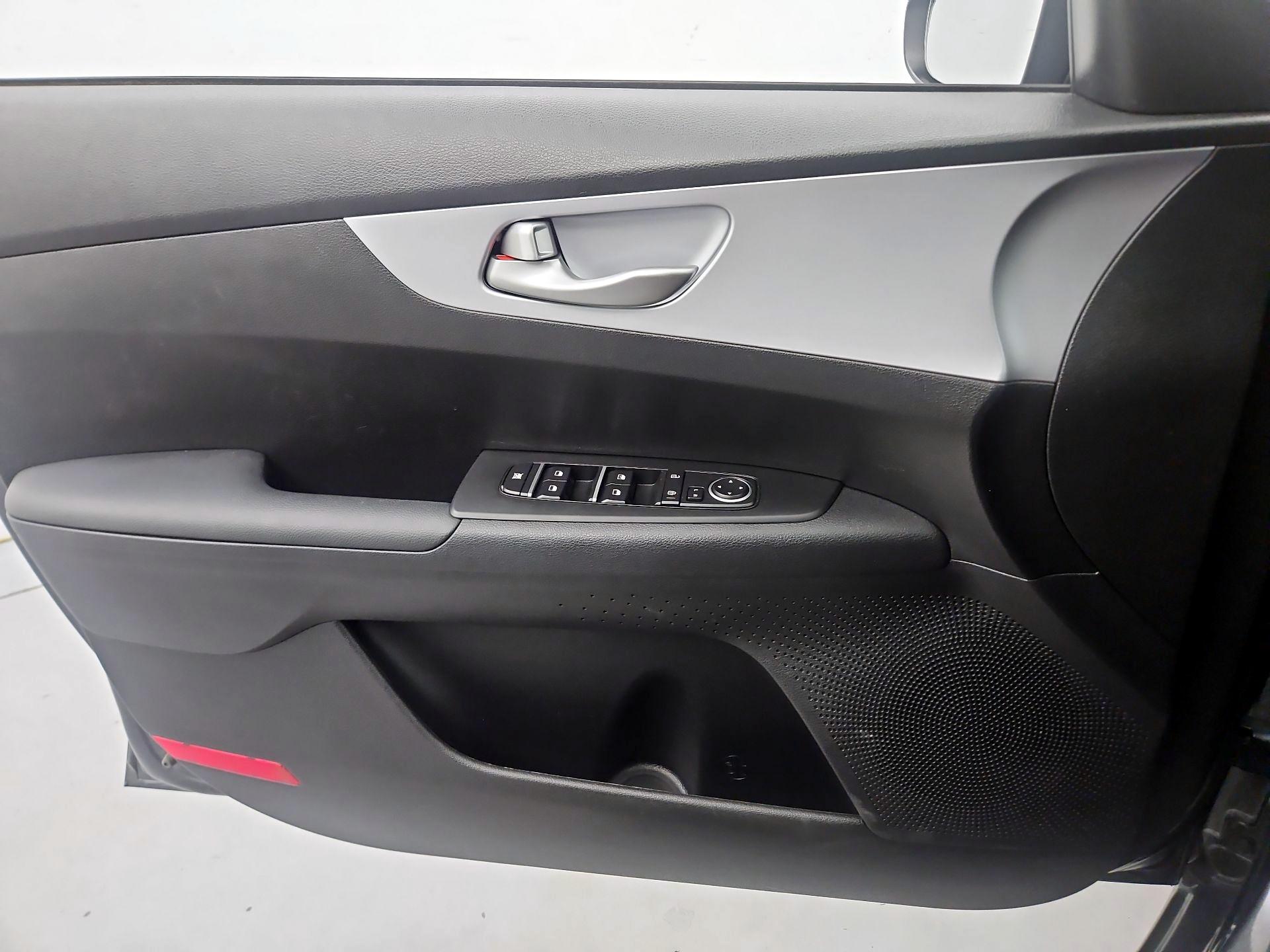 Thumbnail: 2024 Kia Forte - 12
