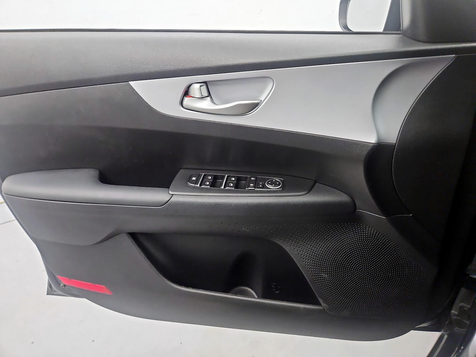 2024 Kia Forte LX - Photo 13