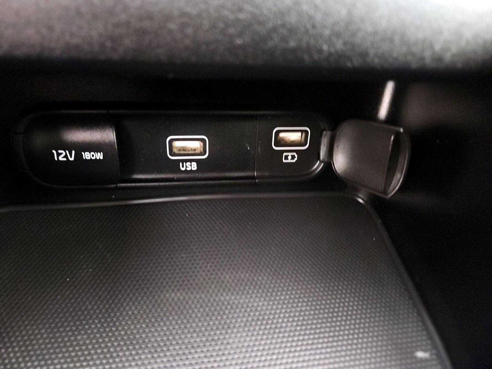 2024 Kia Forte LX - Photo 19