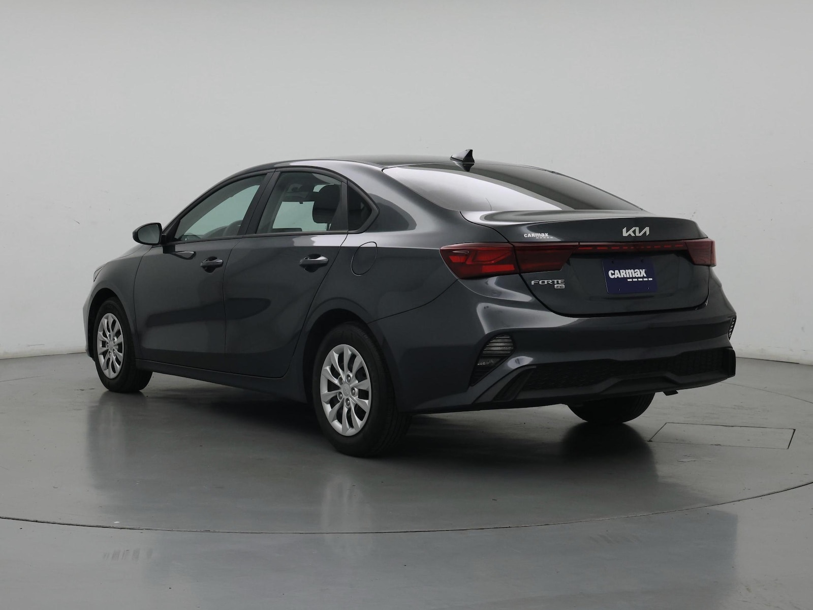2024 Kia Forte LX - Photo 3
