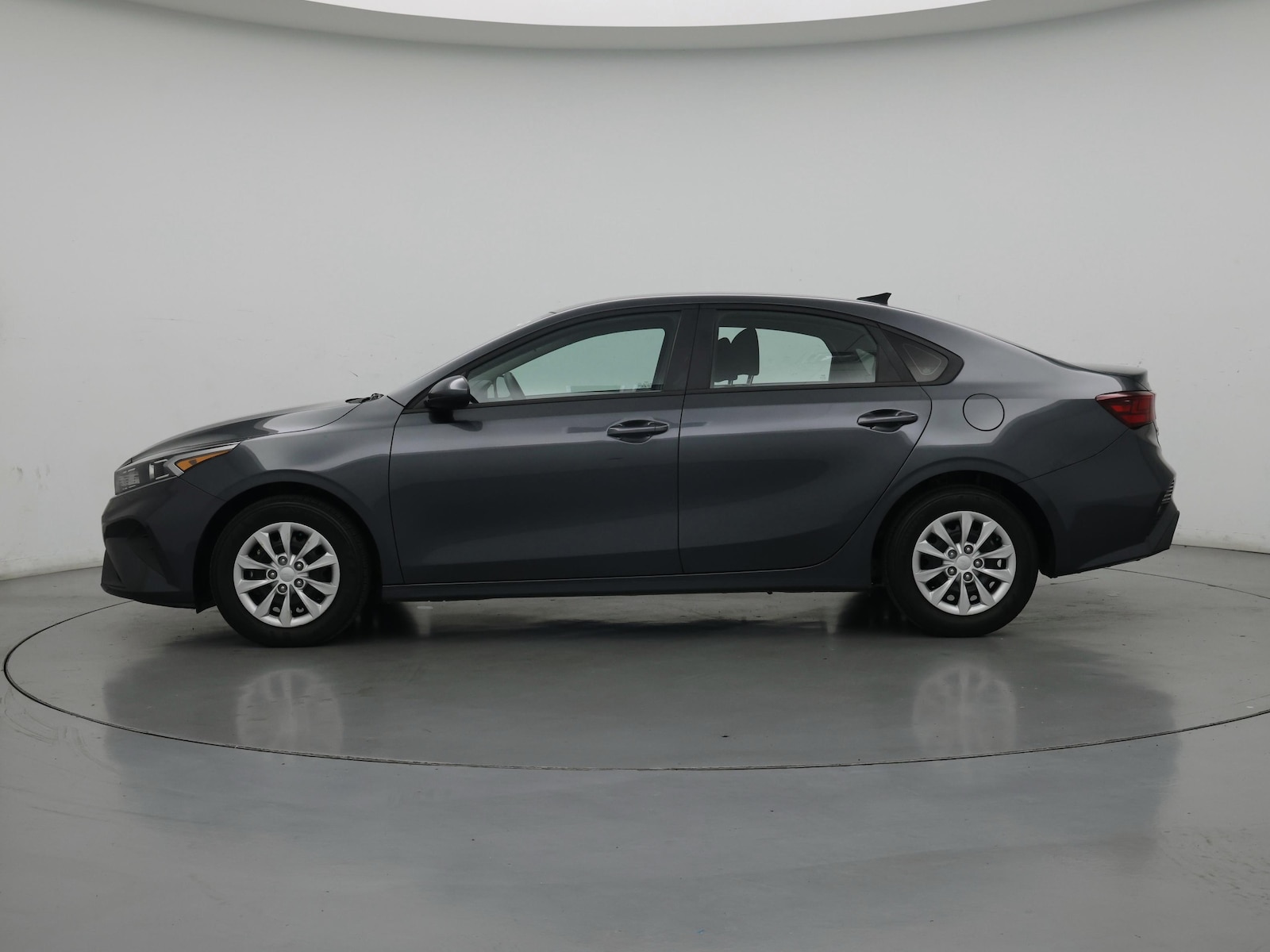 2024 Kia Forte LX - Photo 4