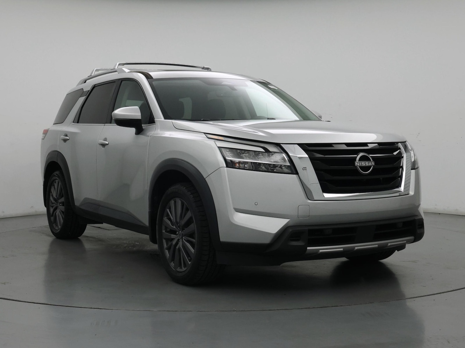 2023 Nissan Pathfinder SL - Photo 2