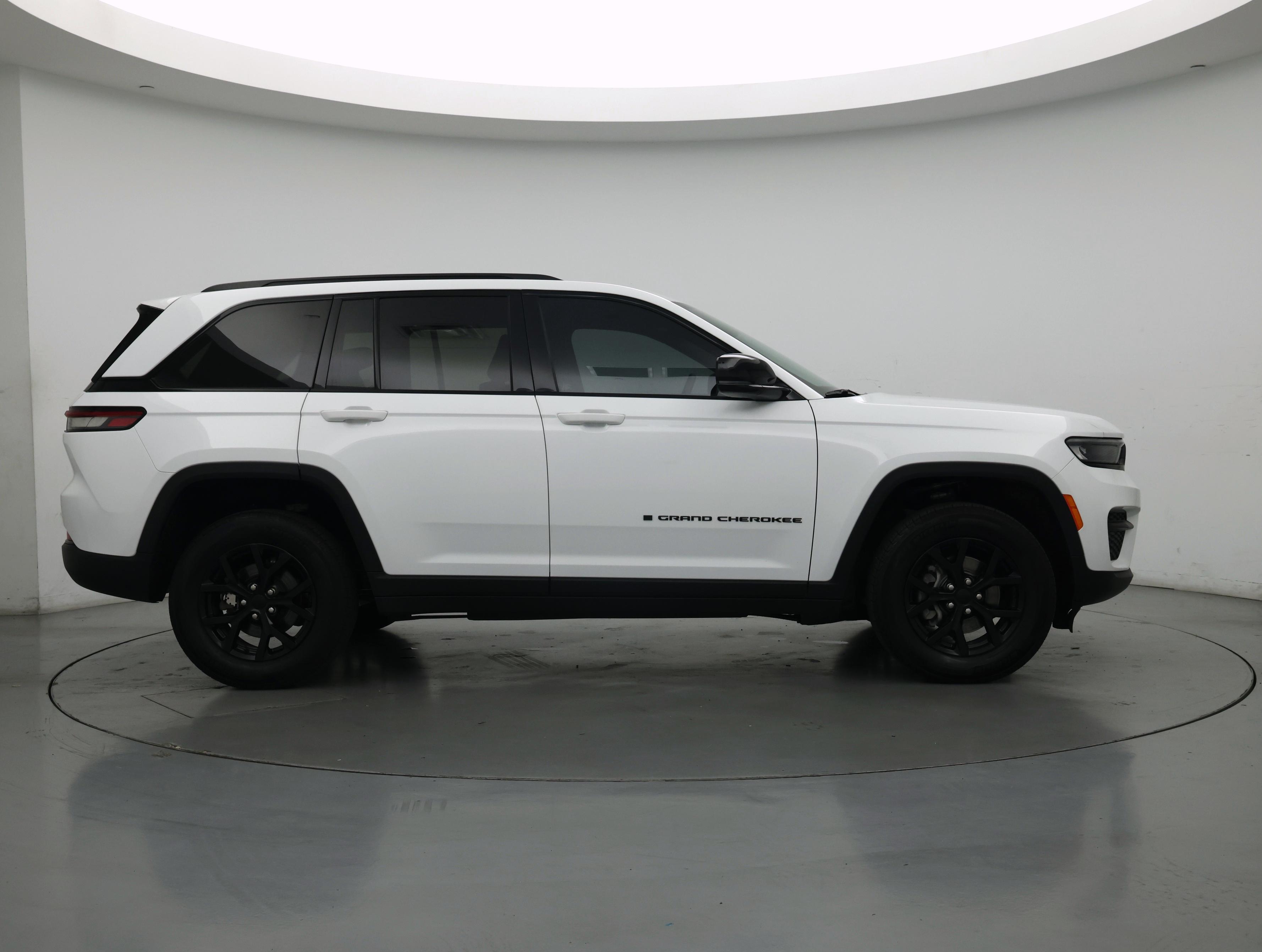 Thumbnail: 2025 Jeep Grand Cherokee - 7