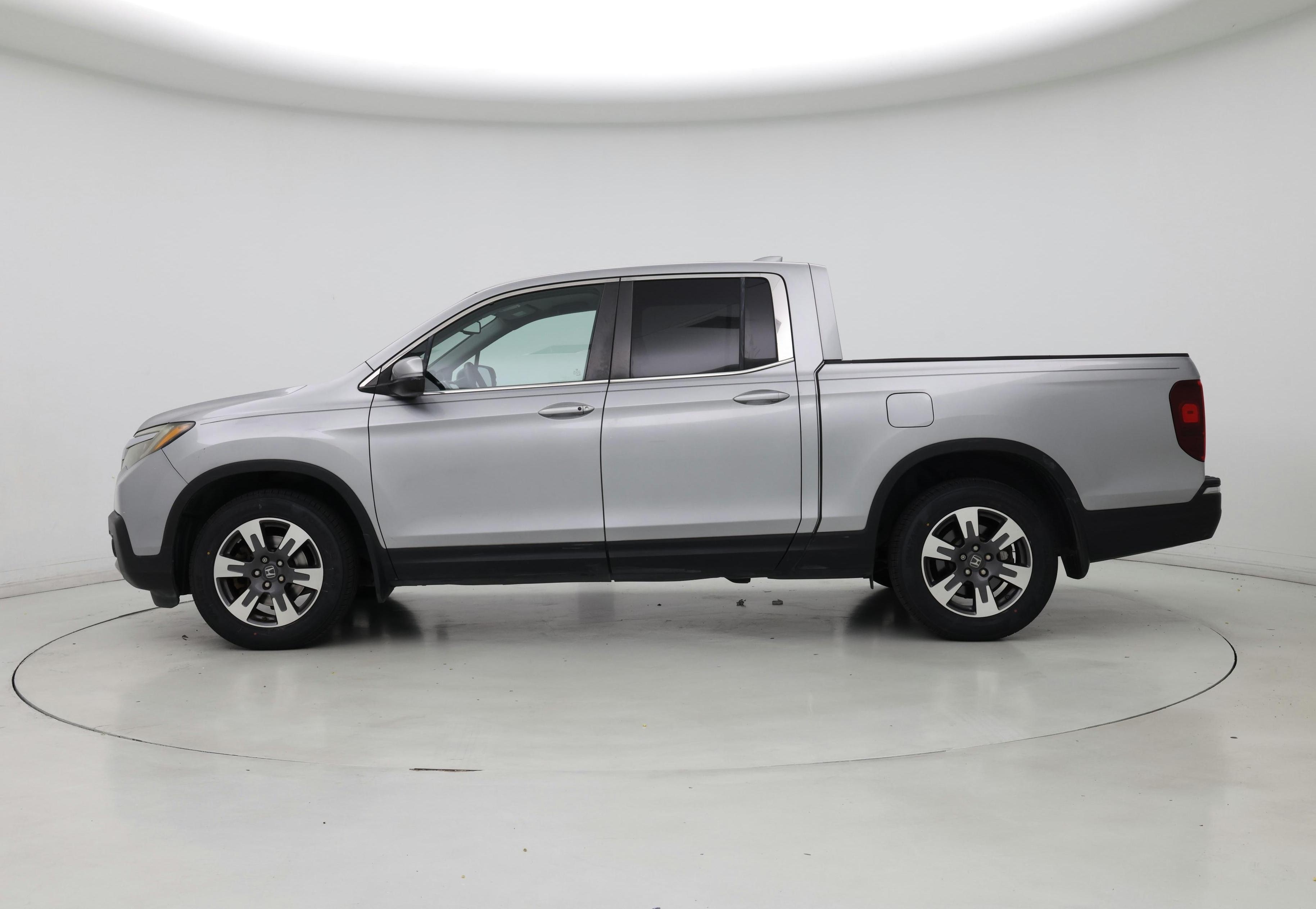 Thumbnail: 2017 Honda Ridgeline - 3