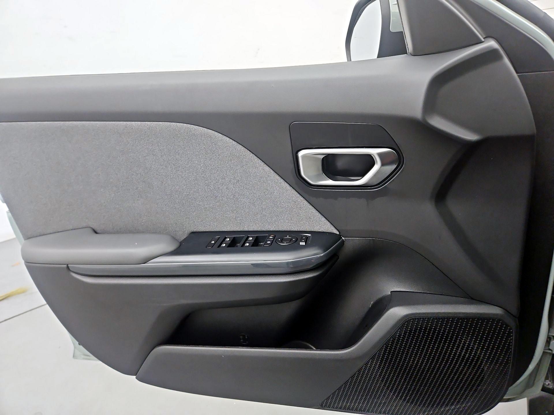 Thumbnail: 2025 Kia K4 - 12
