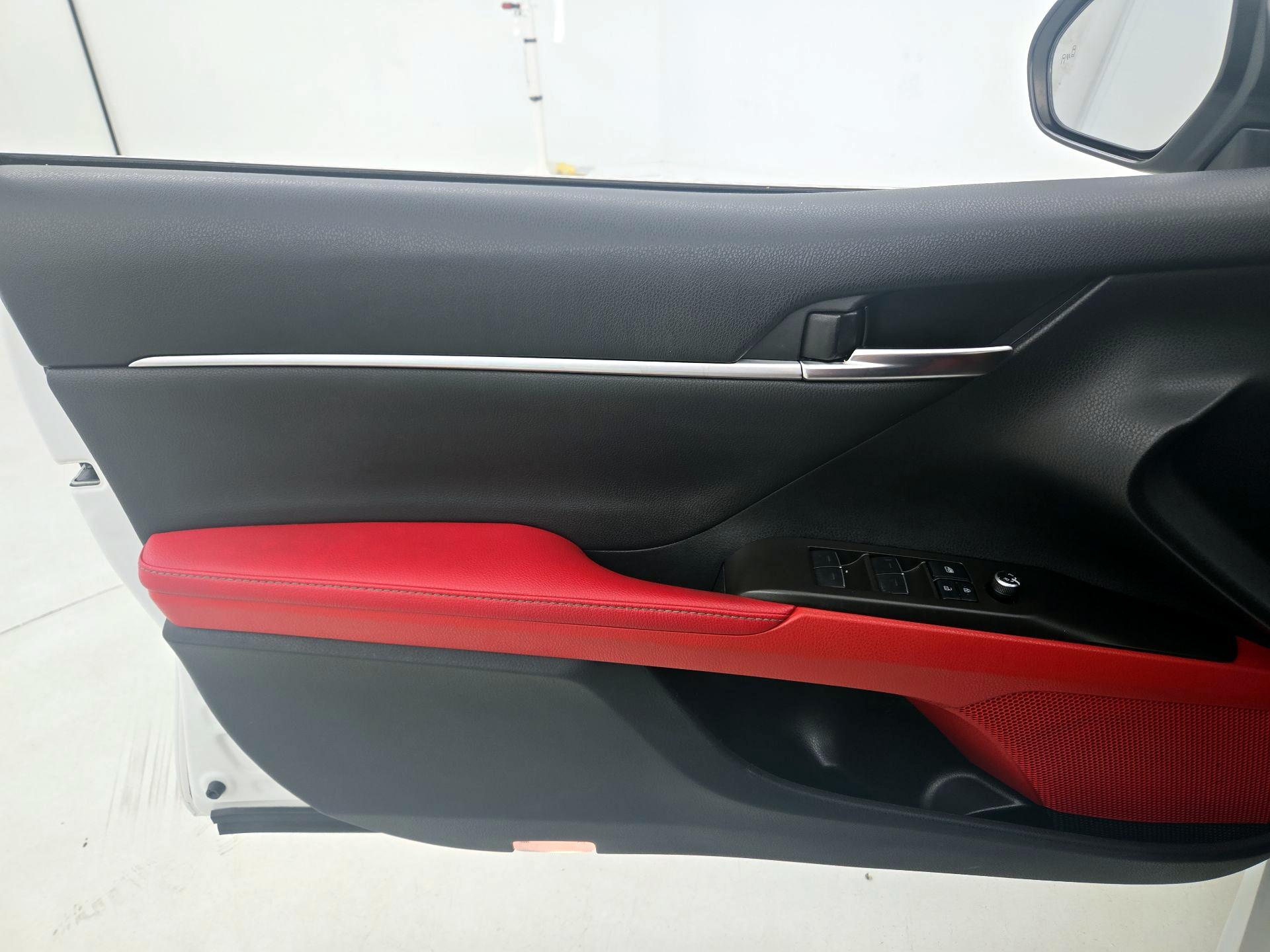 Thumbnail: 2022 Toyota Camry - 12