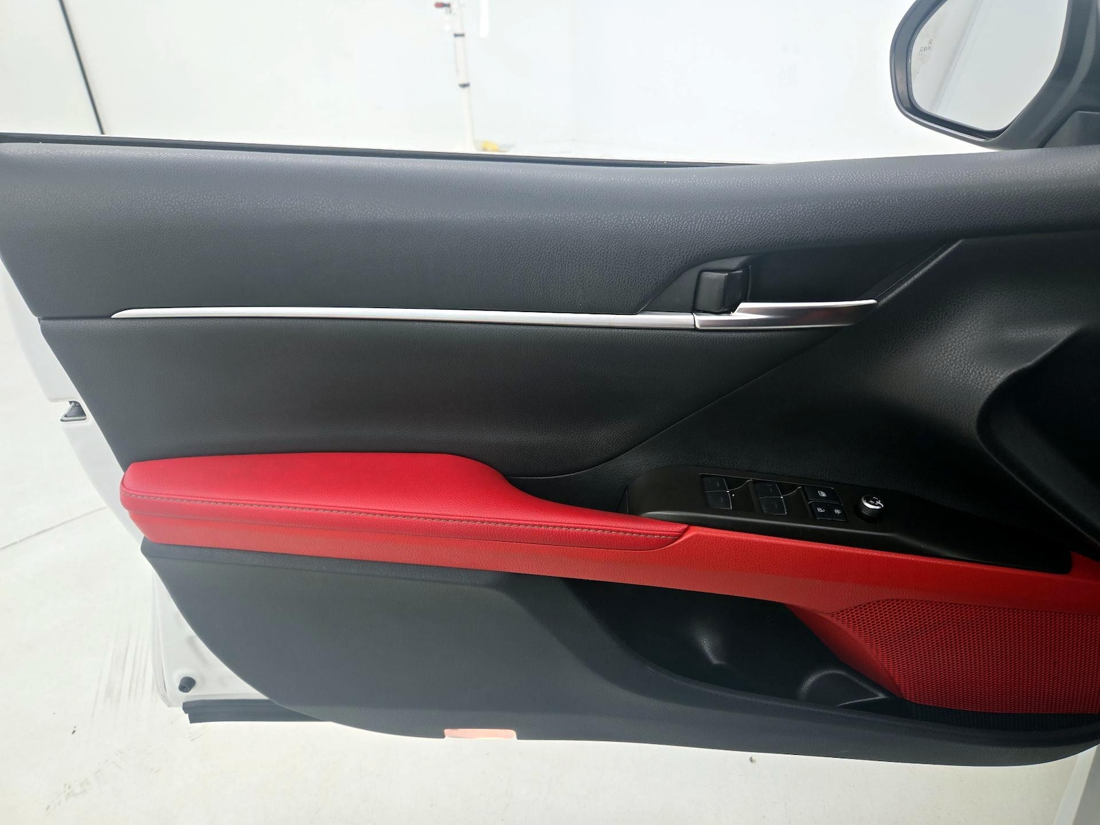 2022 Toyota Camry XSE - Photo 13