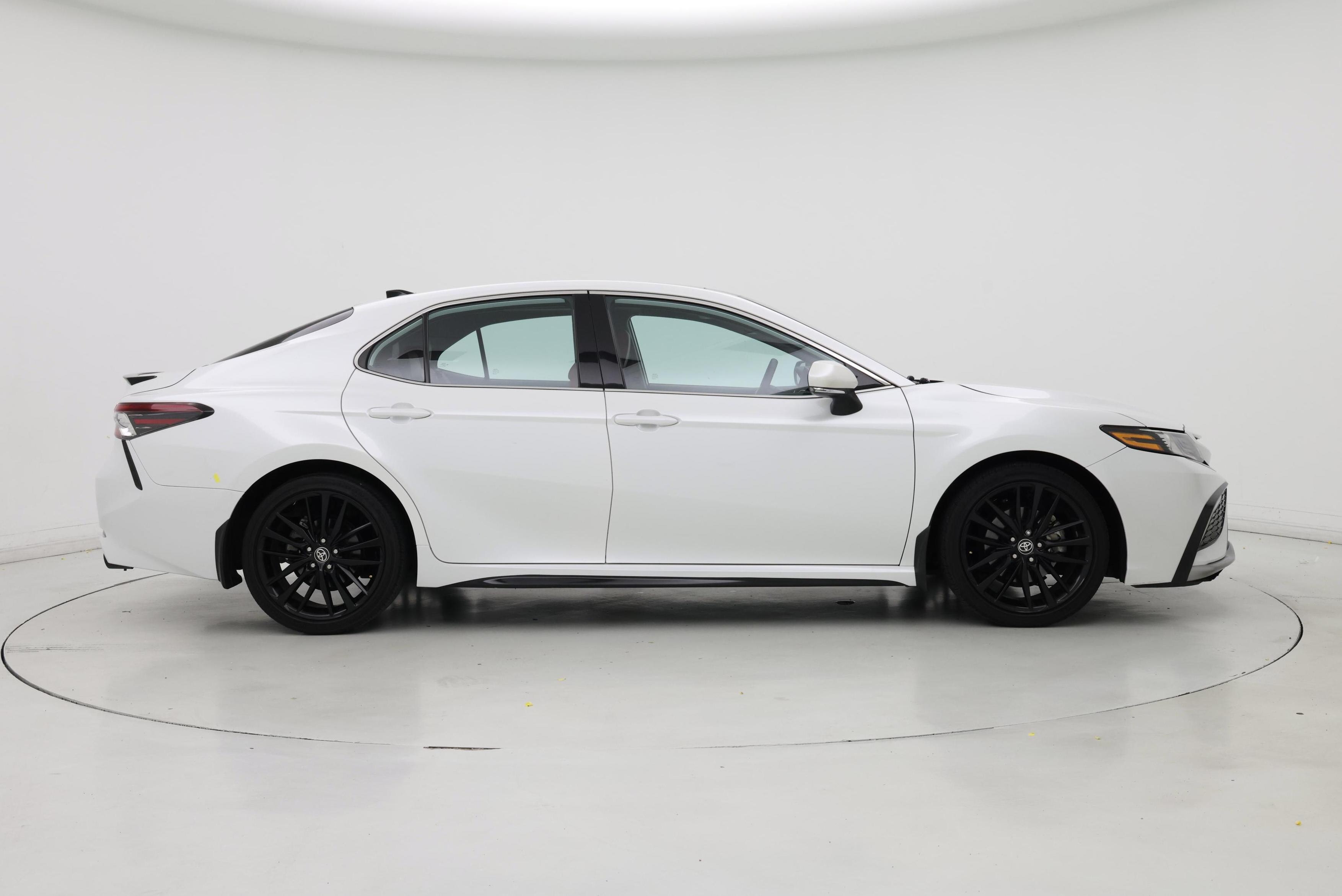 Thumbnail: 2022 Toyota Camry - 7