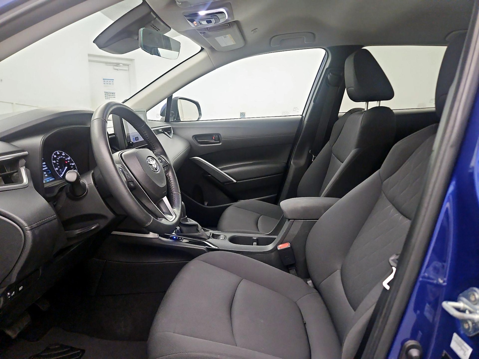 2024 Toyota Corolla Cross LE - Photo 12