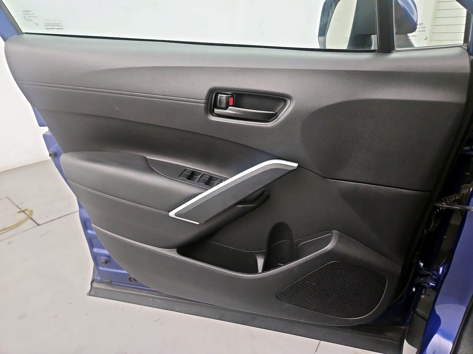2024 Toyota Corolla Cross LE - Photo 13