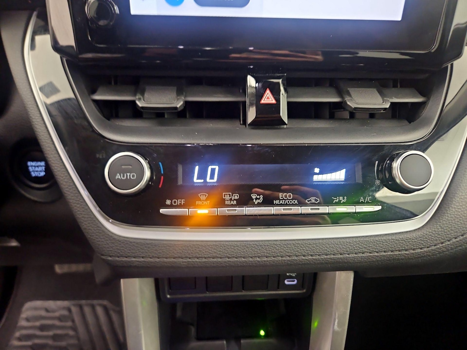 2024 Toyota Corolla Cross LE - Photo 17