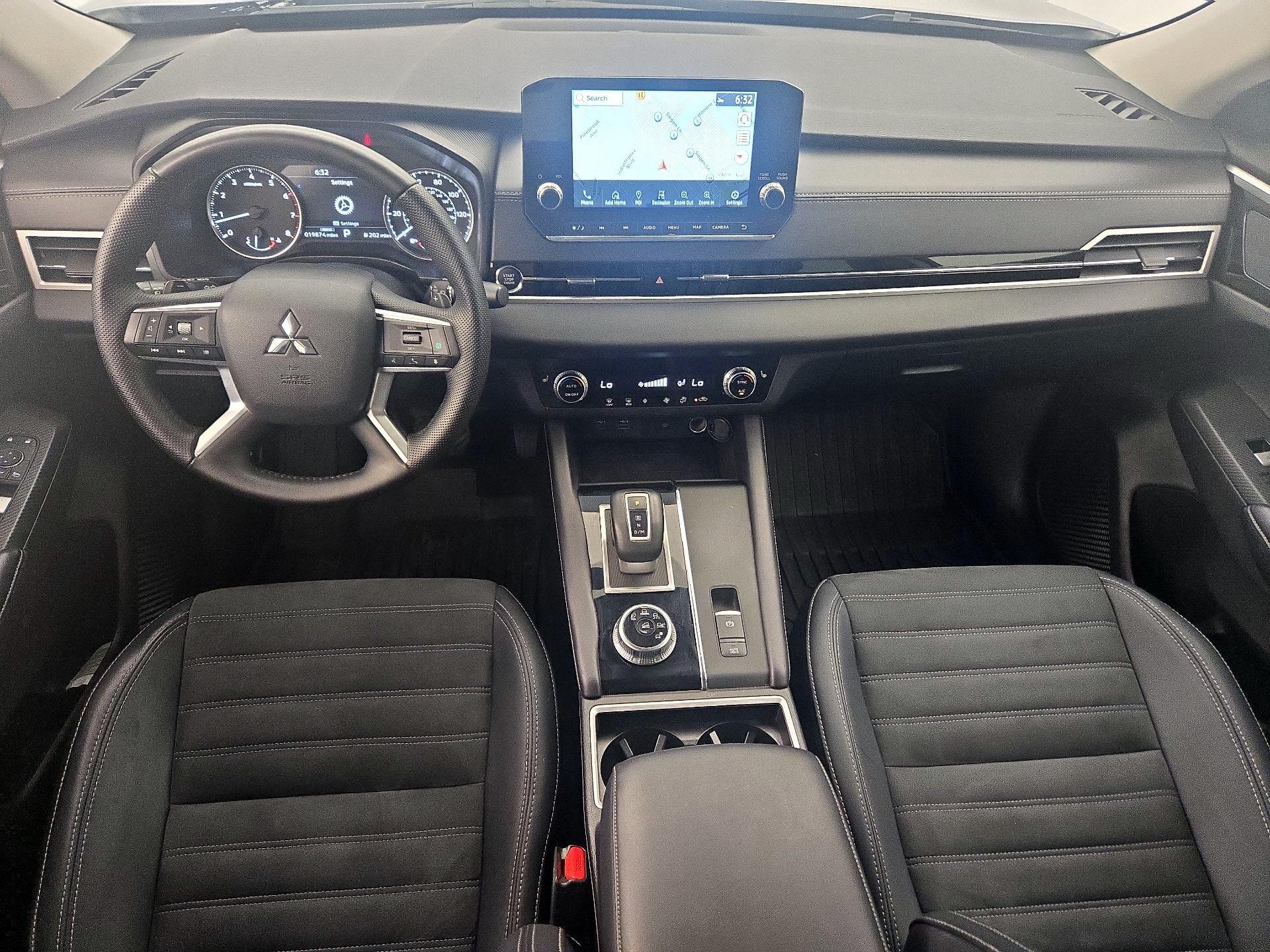 Thumbnail: 2024 Mitsubishi Outlander - 9