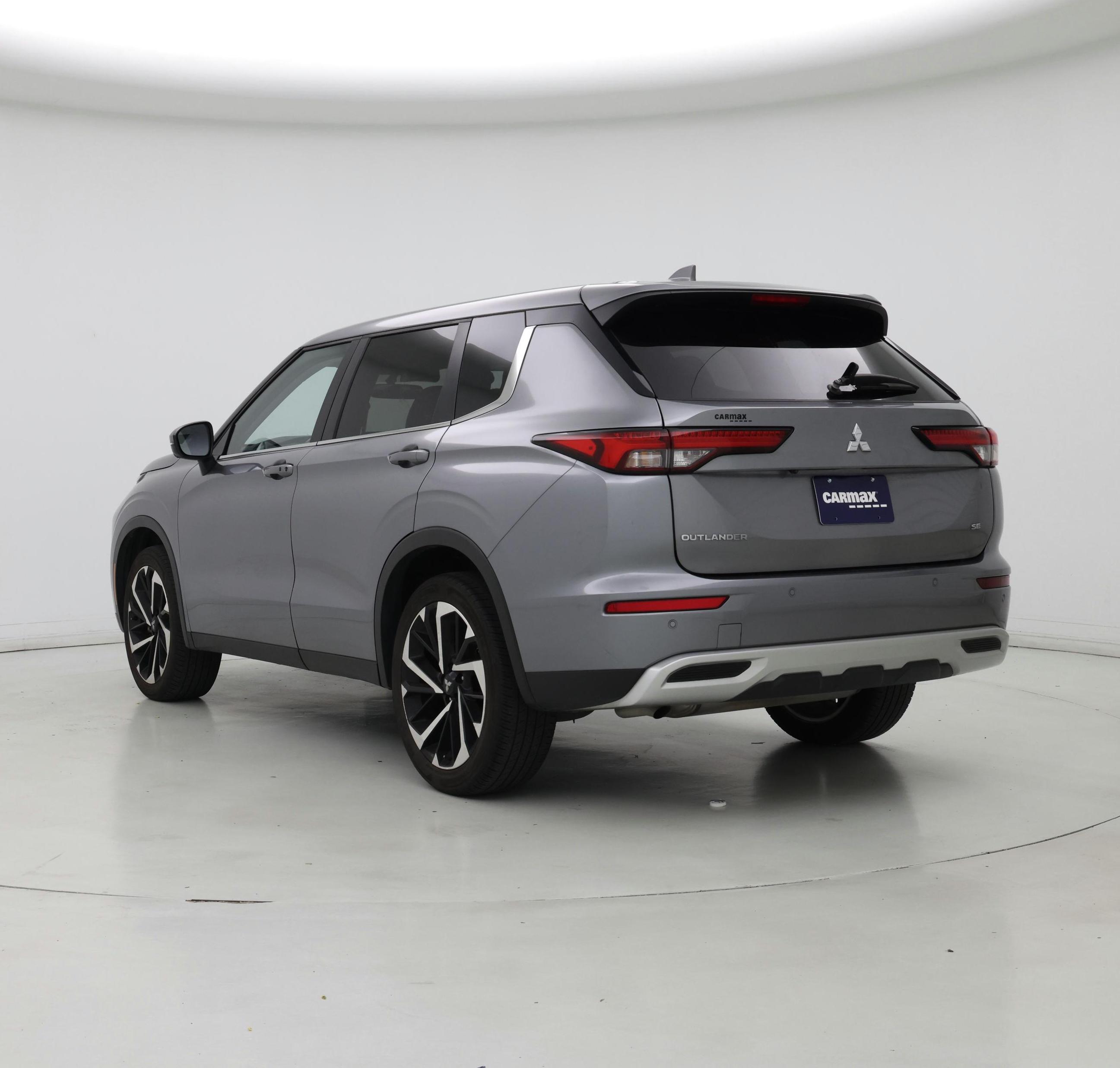 Thumbnail: 2024 Mitsubishi Outlander - 2