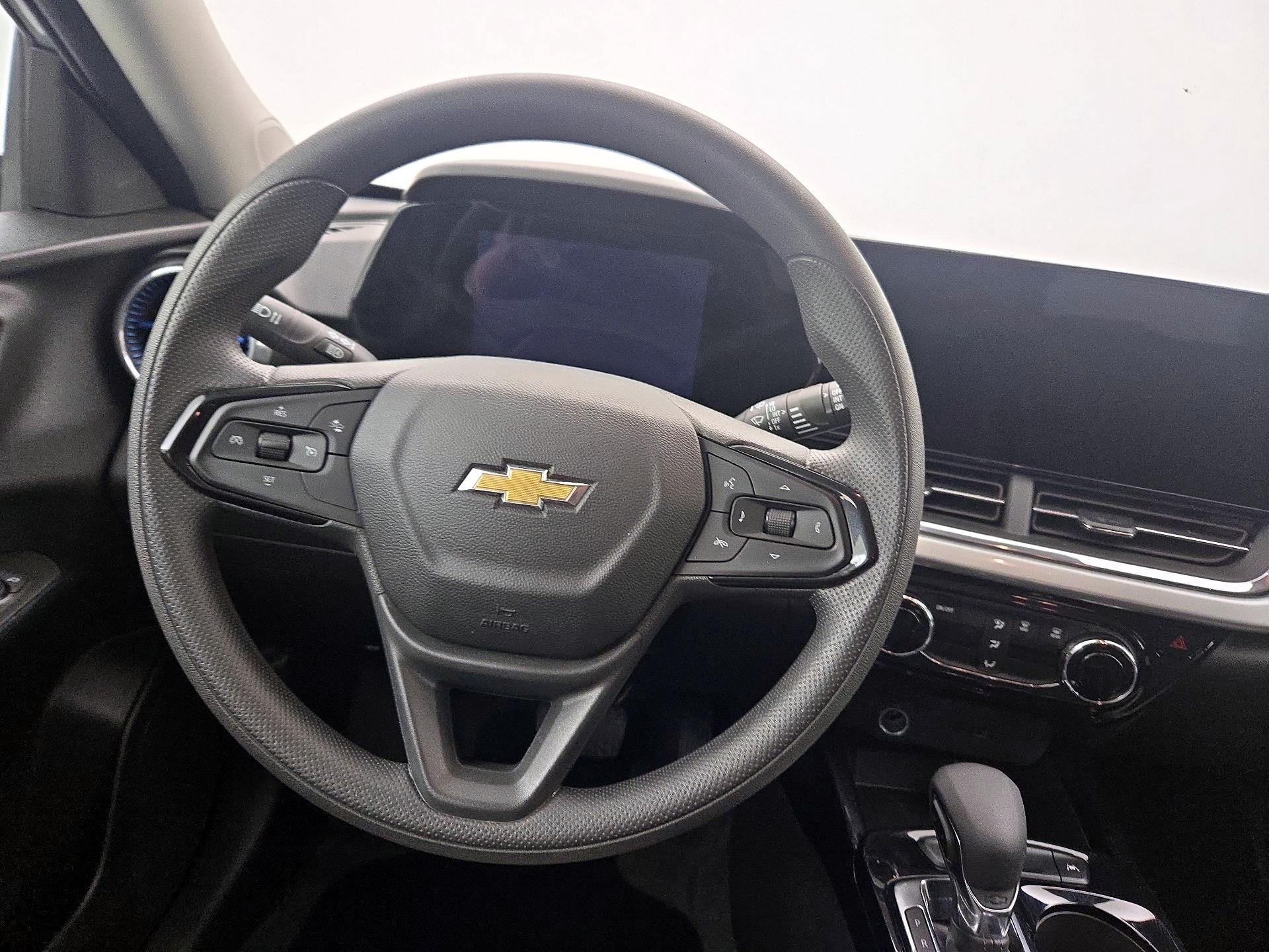 Thumbnail: 2025 Chevrolet Trax - 10
