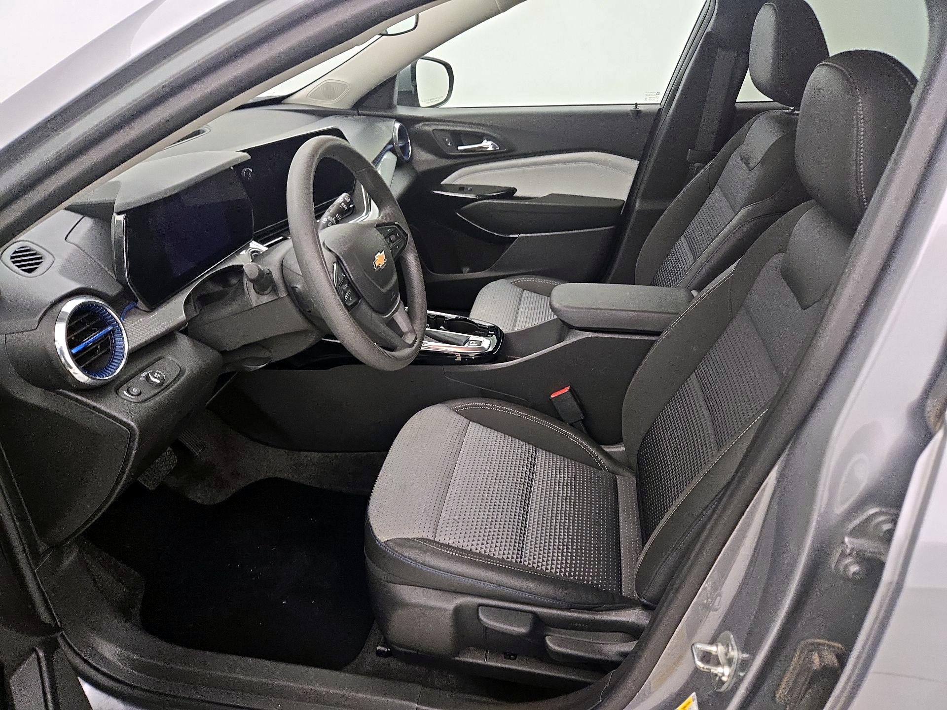 Thumbnail: 2025 Chevrolet Trax - 11