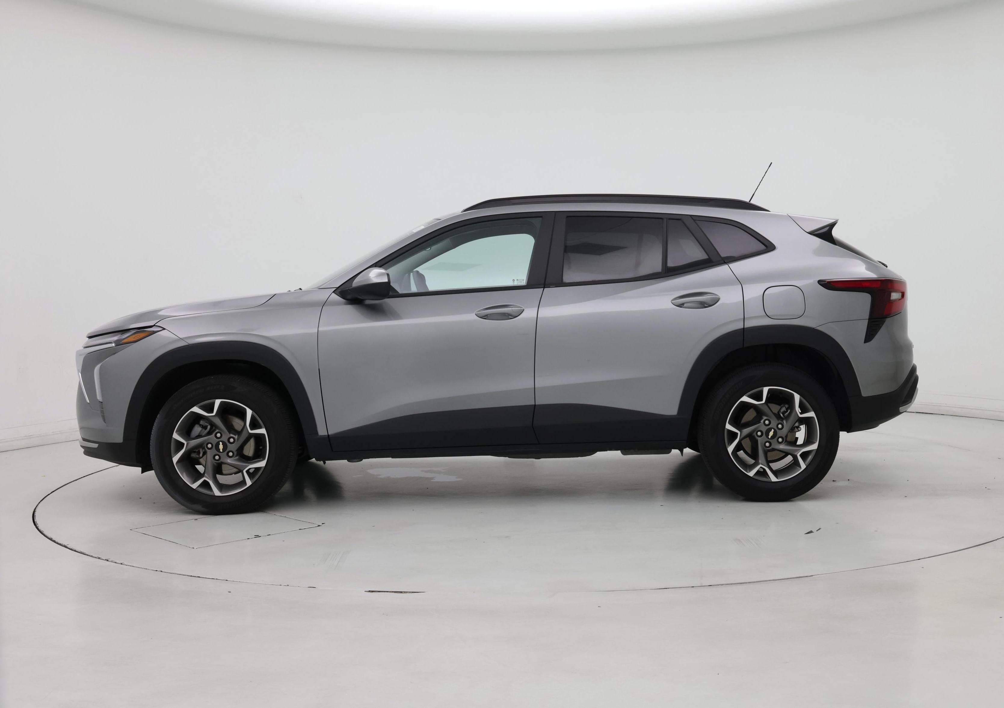 Thumbnail: 2025 Chevrolet Trax - 3