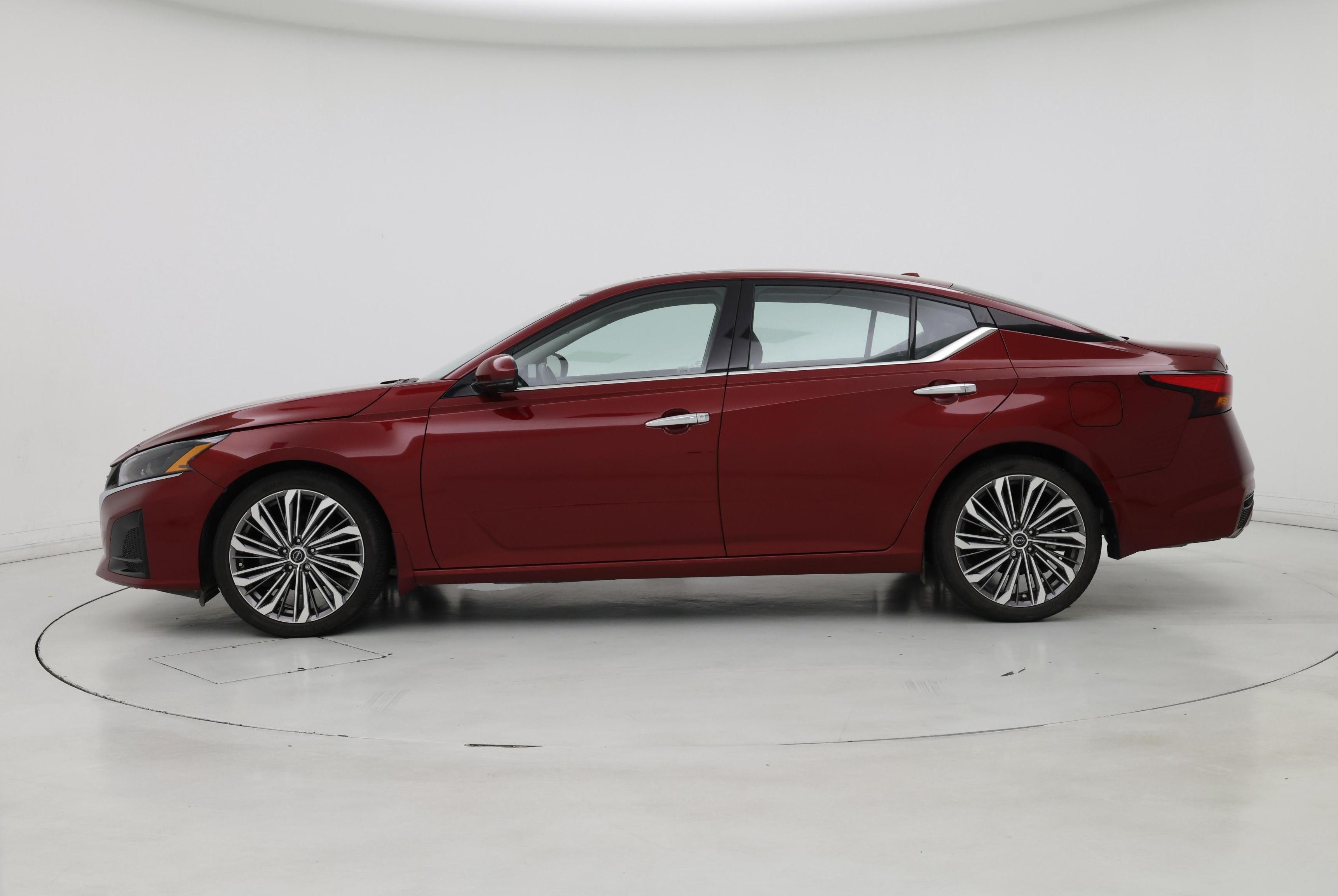Thumbnail: 2023 Nissan Altima - 3