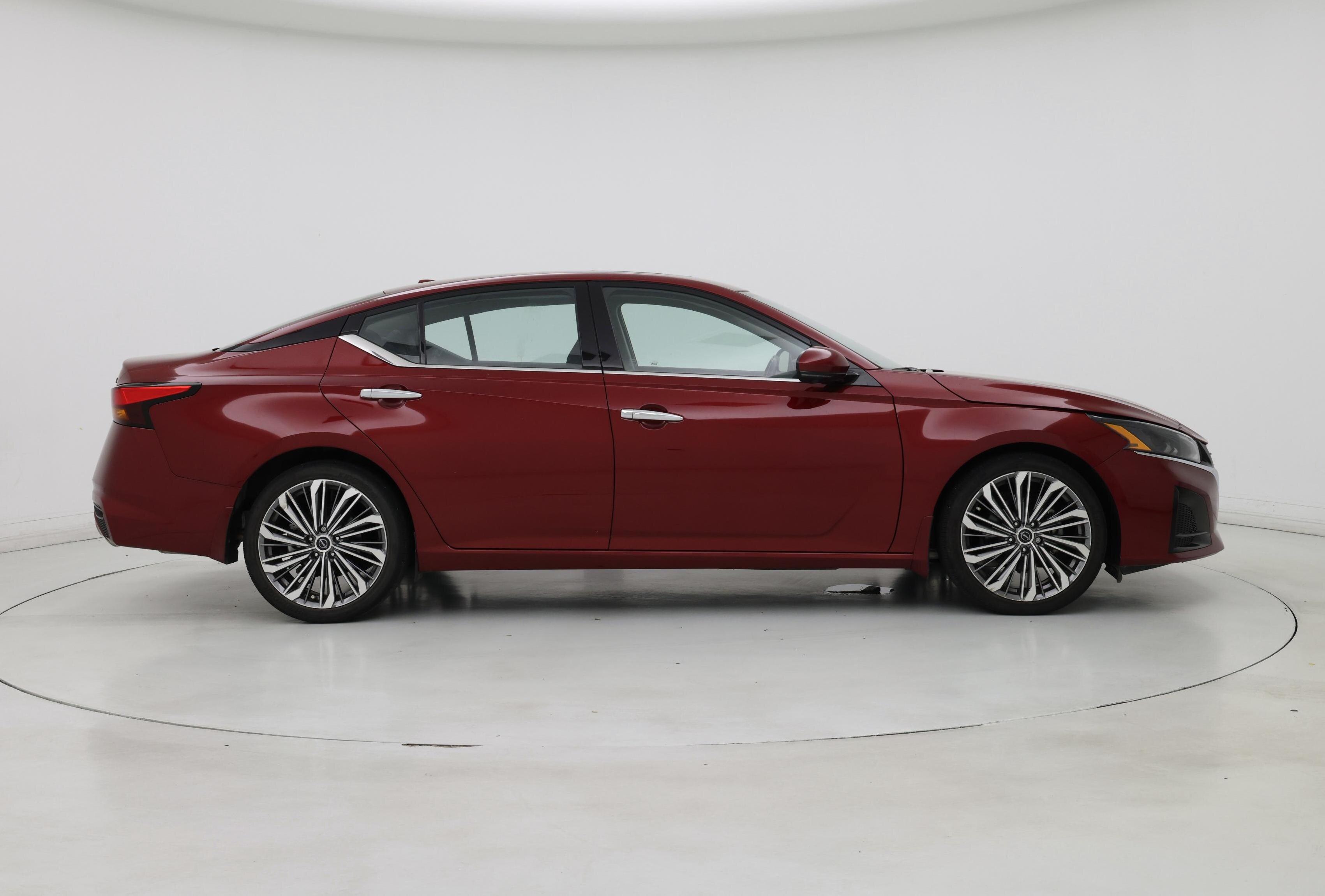 Thumbnail: 2023 Nissan Altima - 7