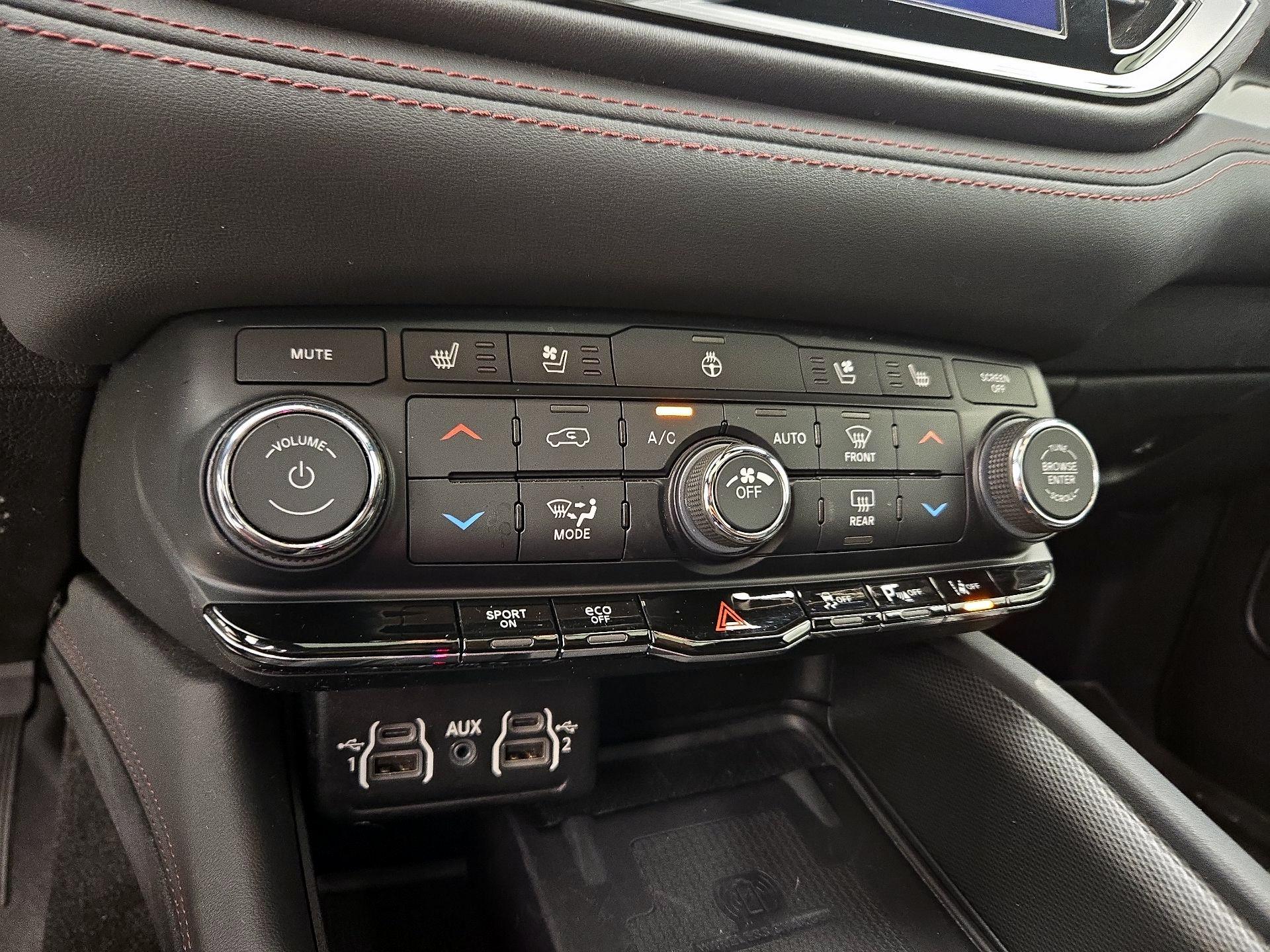 Thumbnail: 2022 Dodge Durango - 17