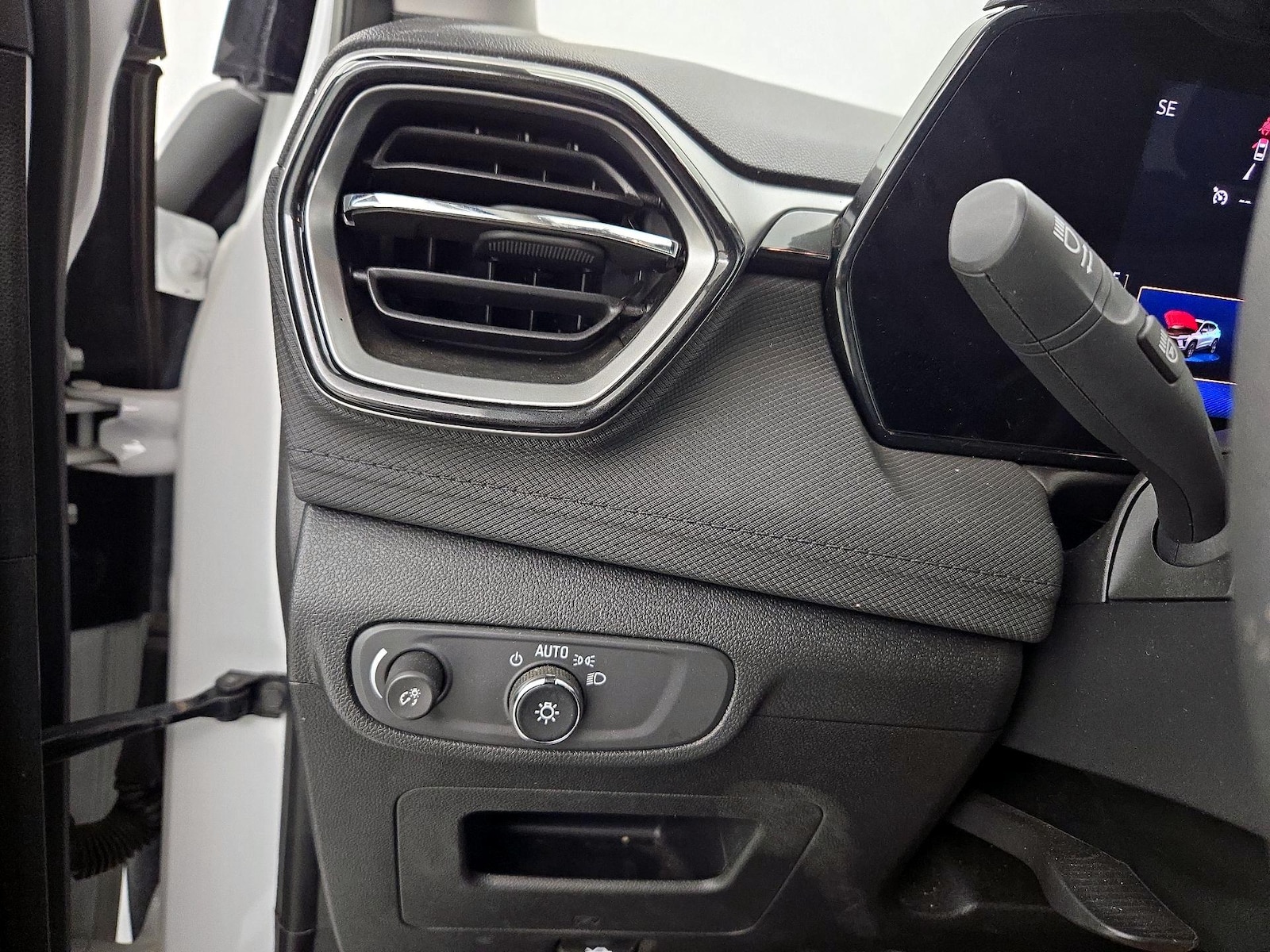 2025 Chevrolet Trailblazer LT - Photo 14