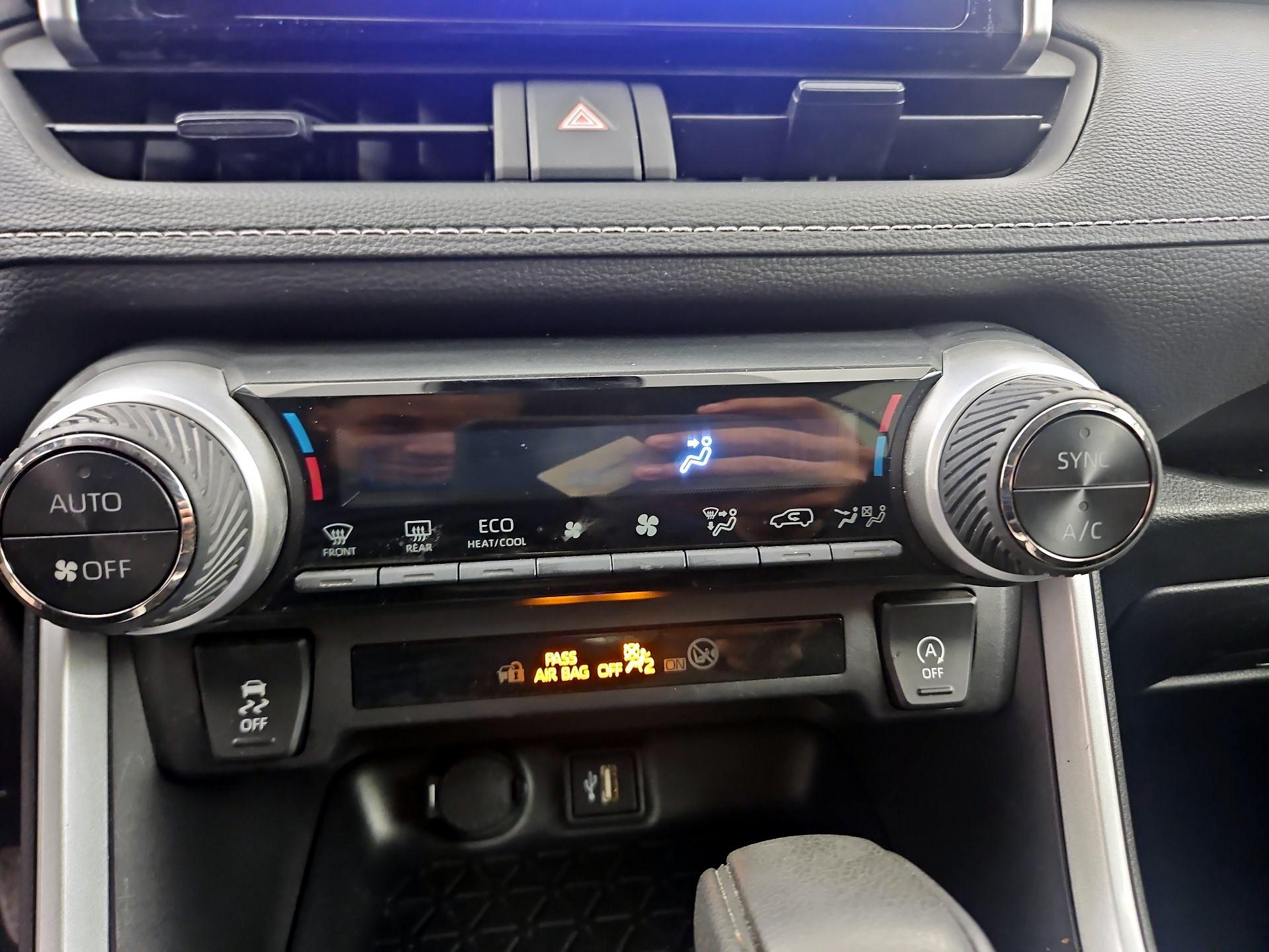 Thumbnail: 2025 Toyota RAV4 - 16