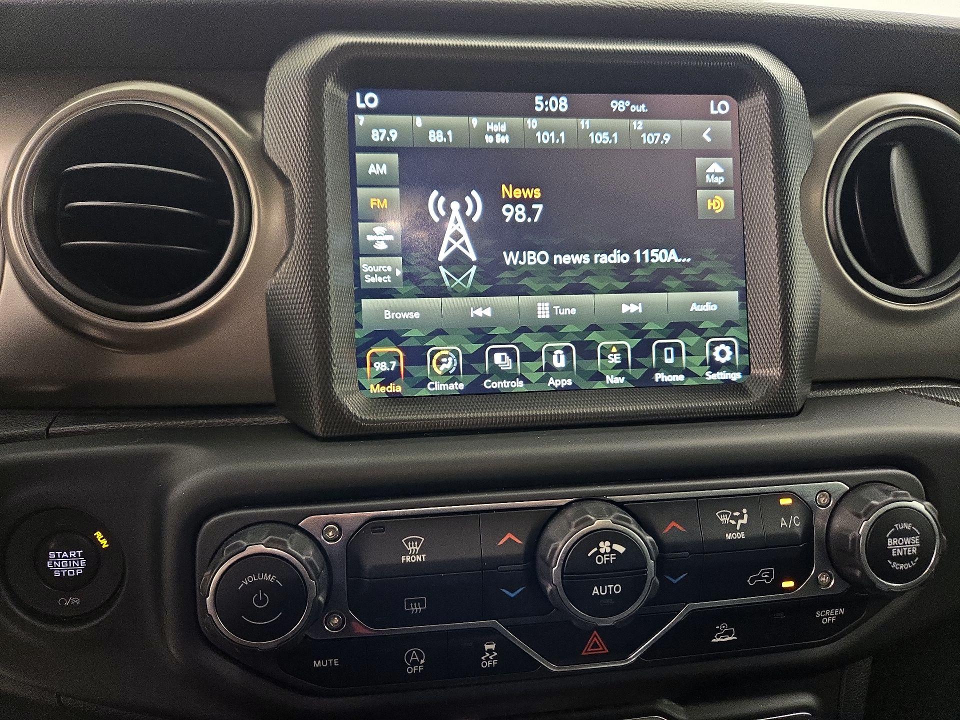 Thumbnail: 2021 Jeep Gladiator - 15