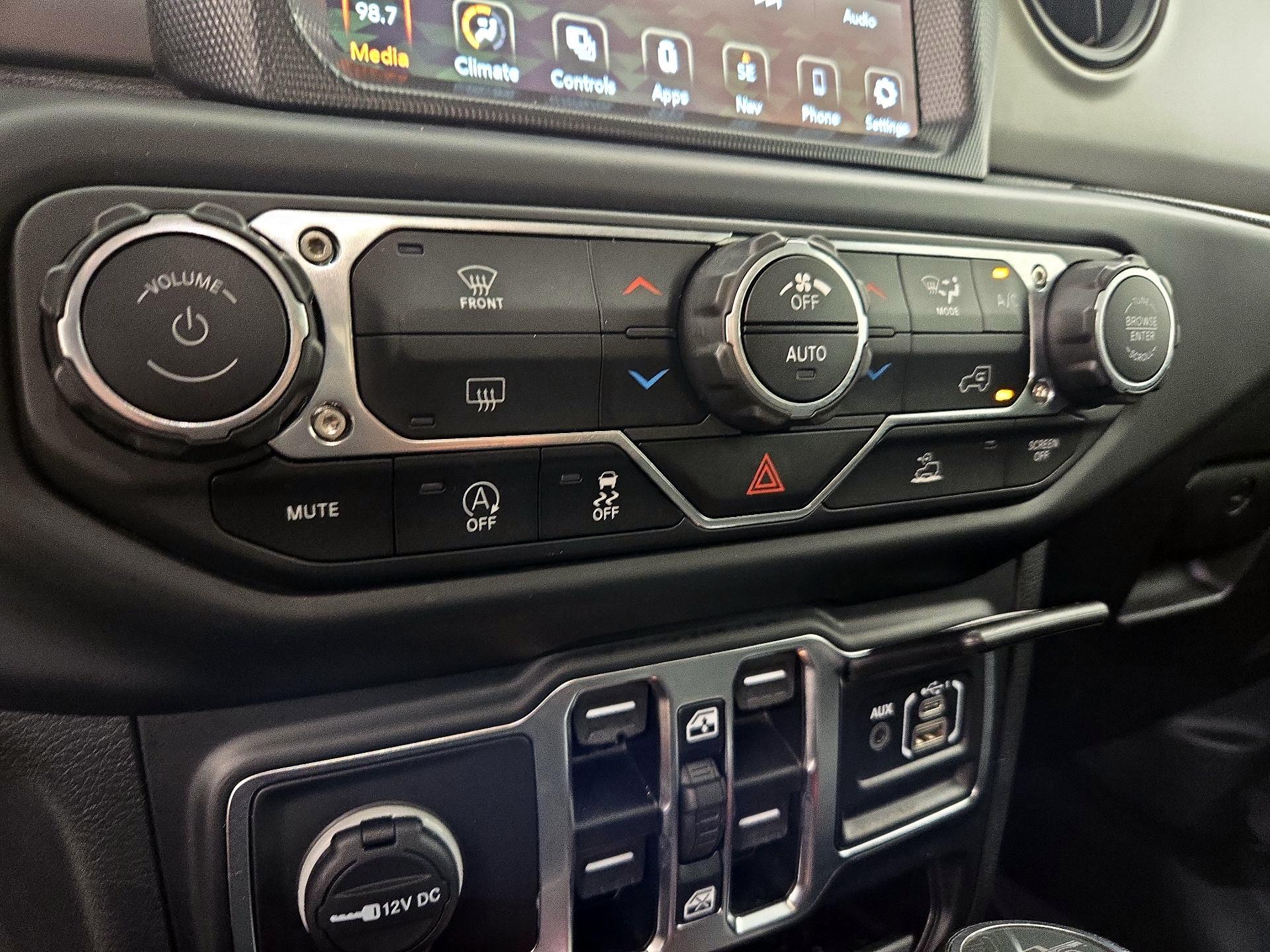 Thumbnail: 2021 Jeep Gladiator - 16