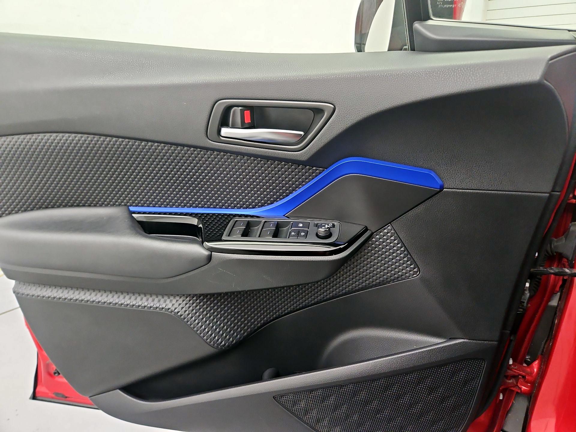 Thumbnail: 2020 Toyota C-HR - 10