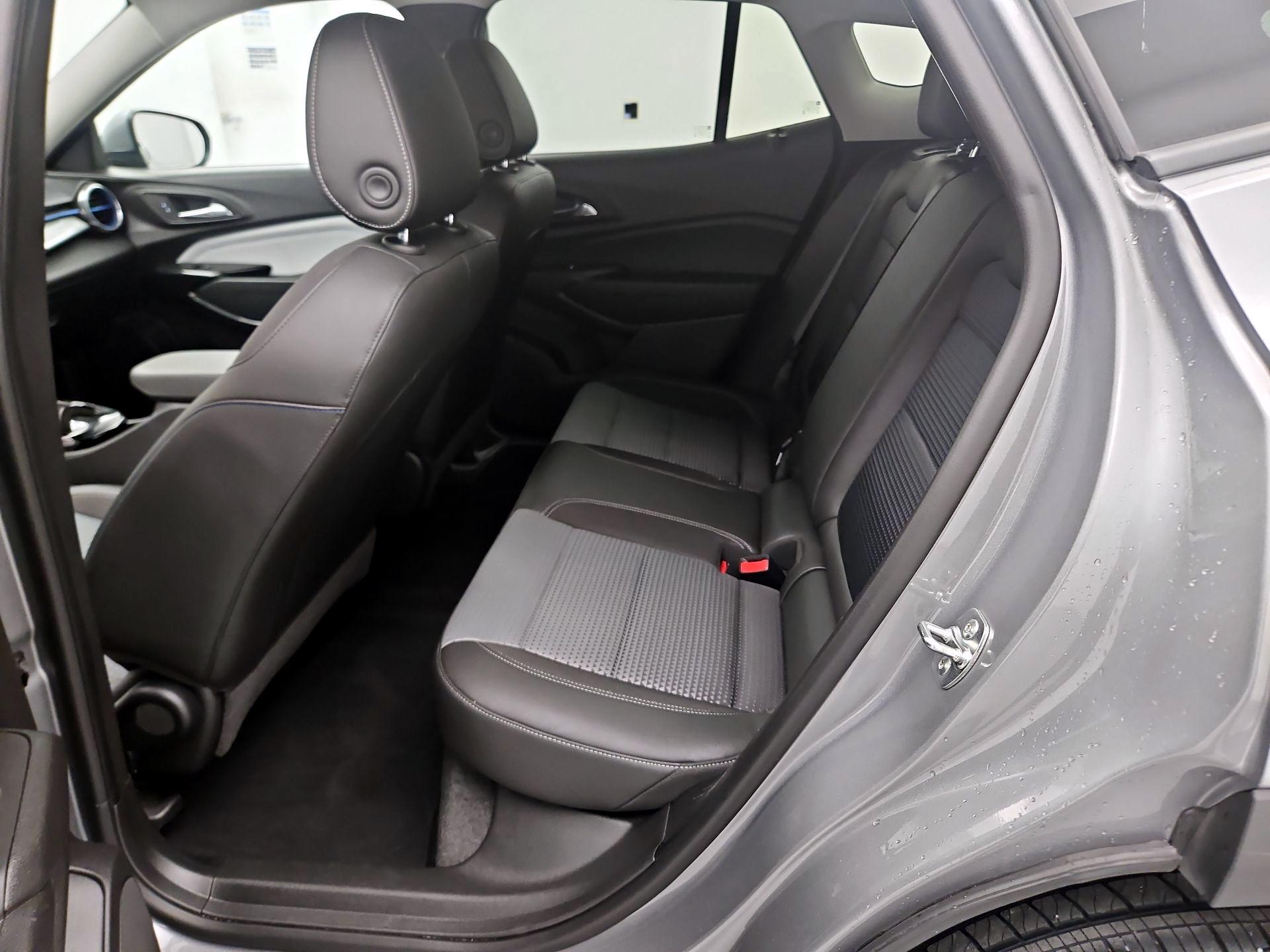 Thumbnail: 2025 Chevrolet Trax - 17