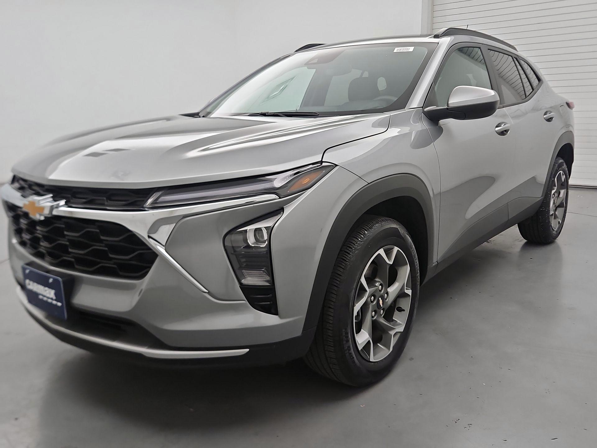 Thumbnail: 2025 Chevrolet Trax - 3