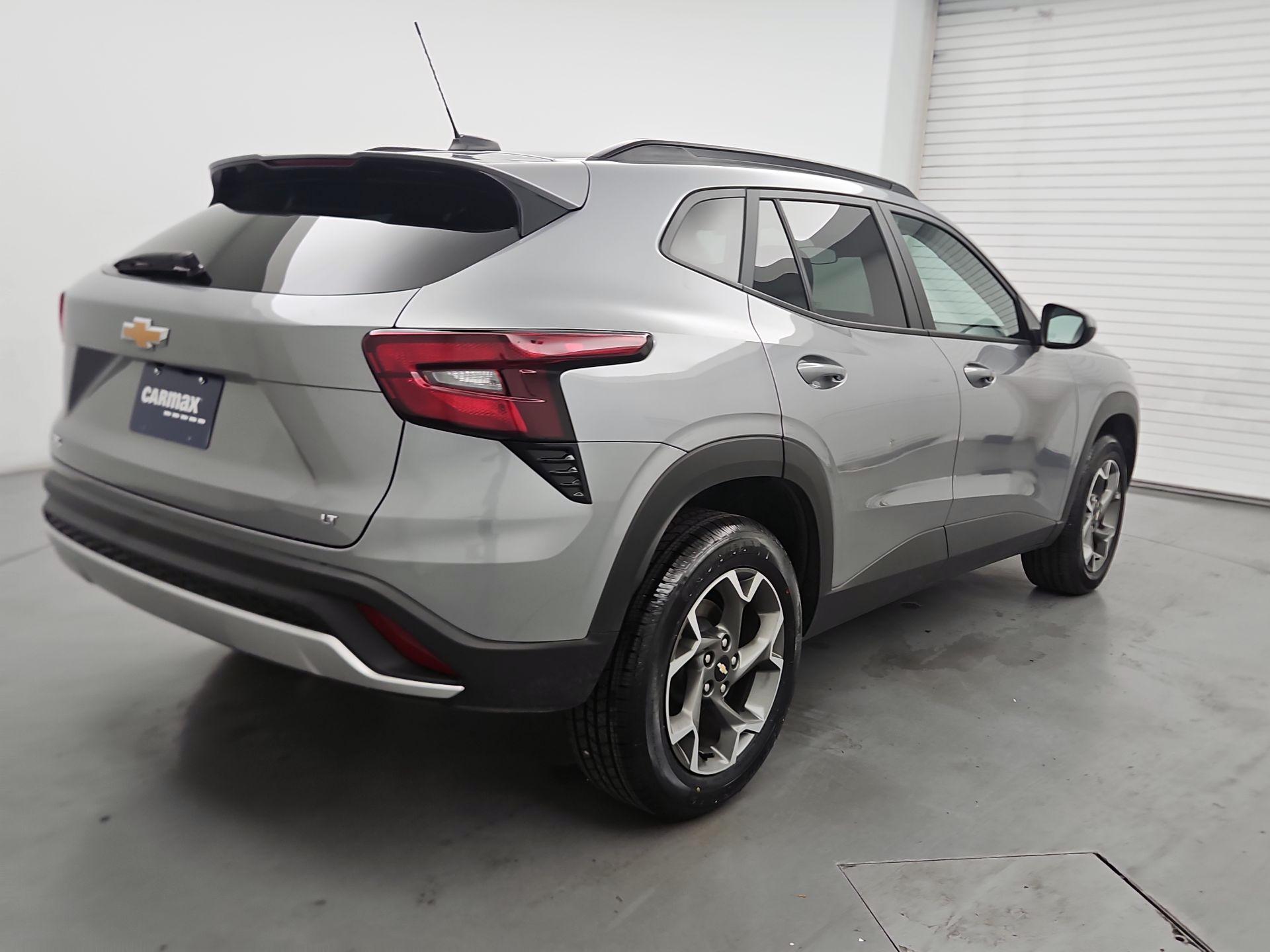 Thumbnail: 2025 Chevrolet Trax - 5