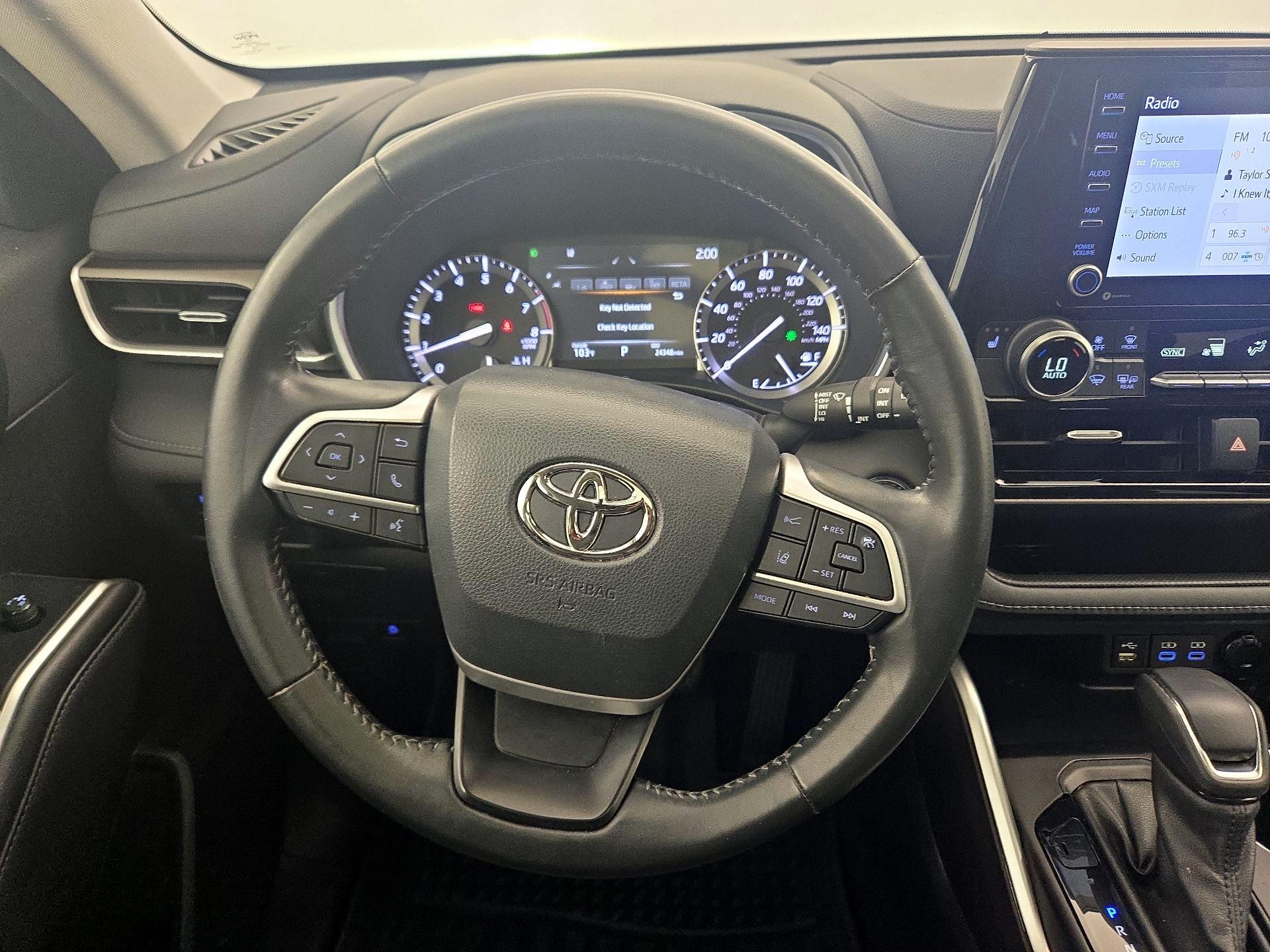 Thumbnail: 2022 Toyota Highlander - 10