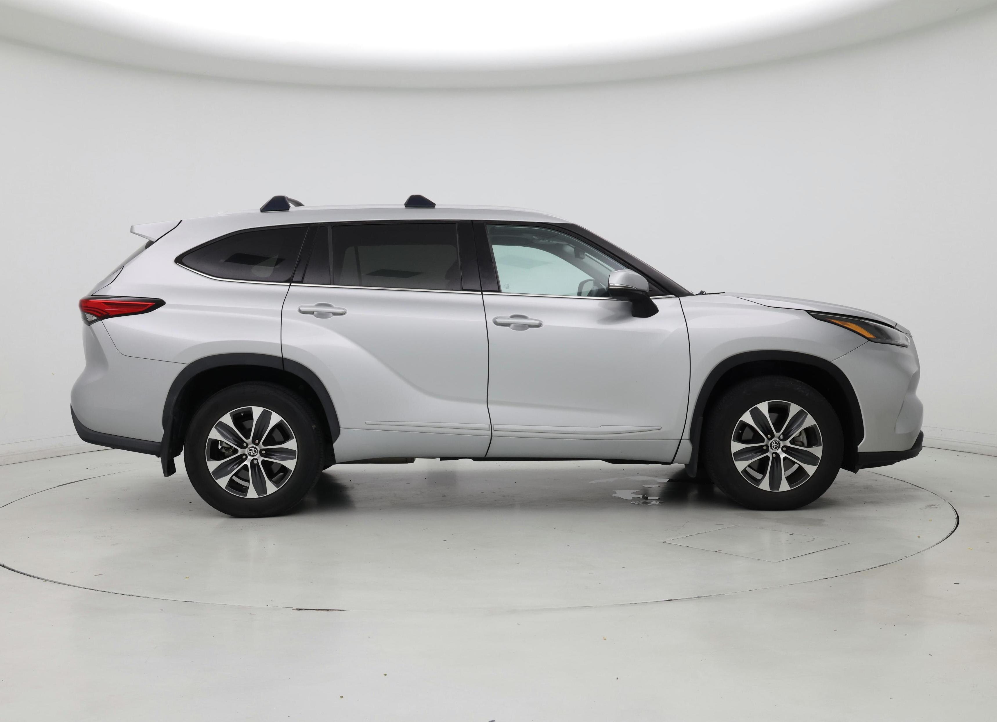 Thumbnail: 2022 Toyota Highlander - 7