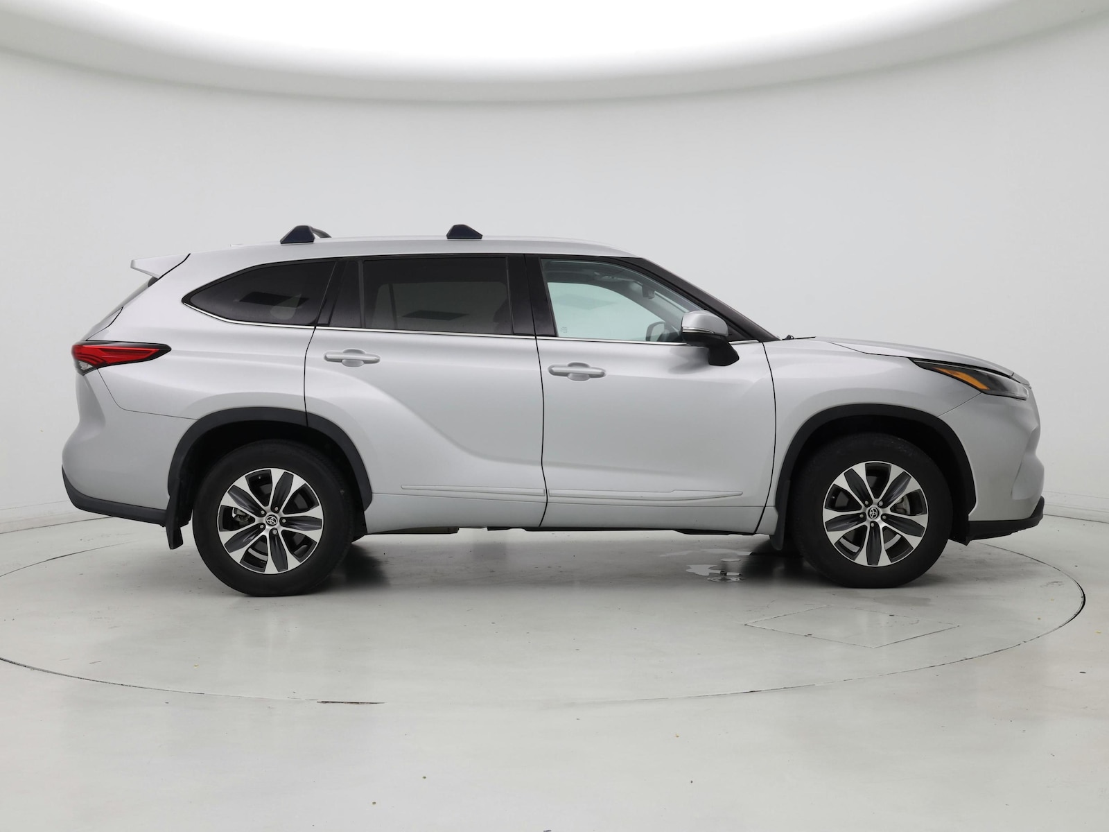 2022 Toyota Highlander XLE - Photo 8