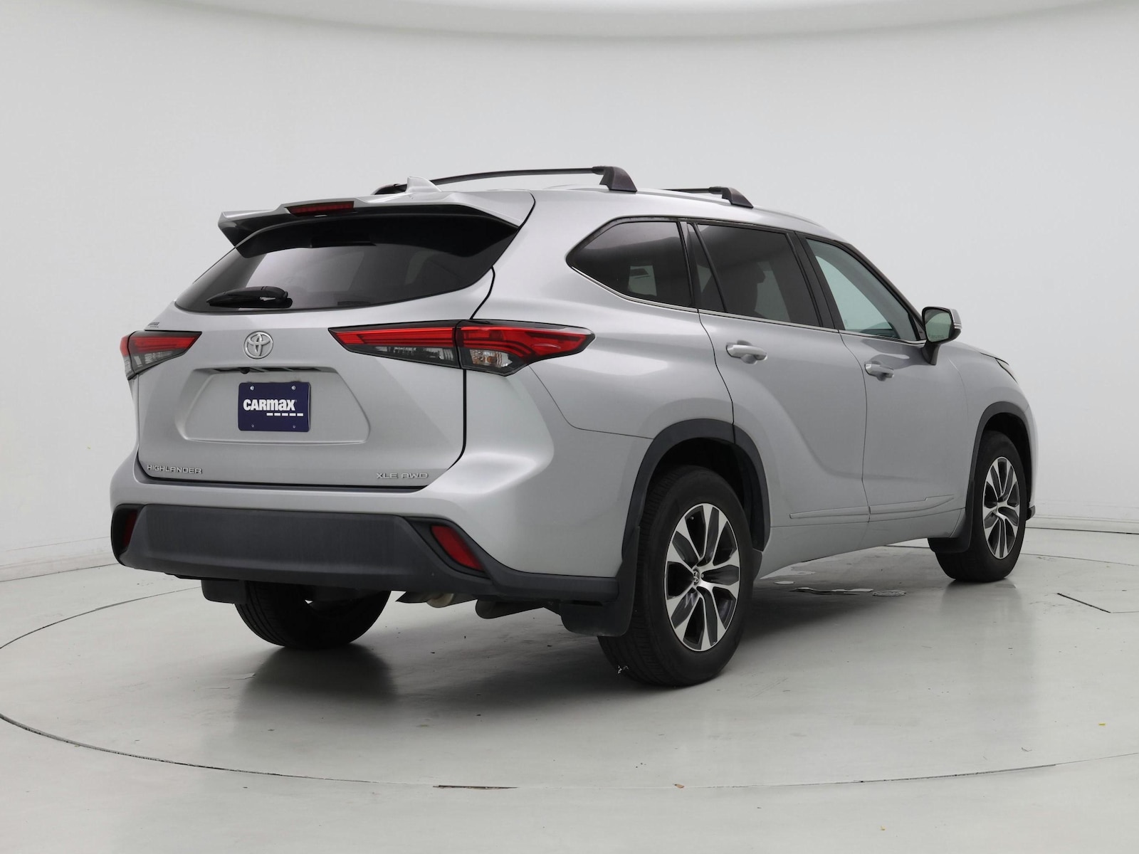 2022 Toyota Highlander XLE - Photo 9