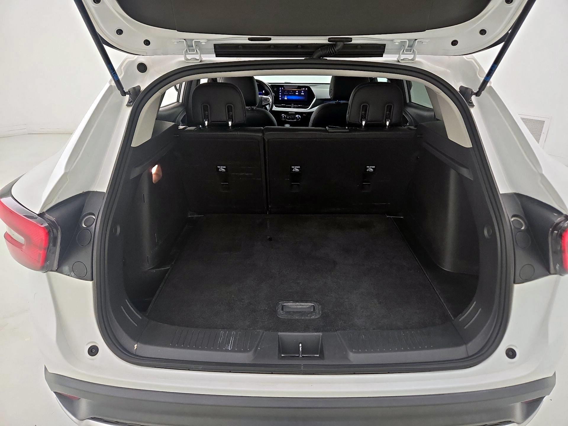 Thumbnail: 2024 Chevrolet Trax - 20