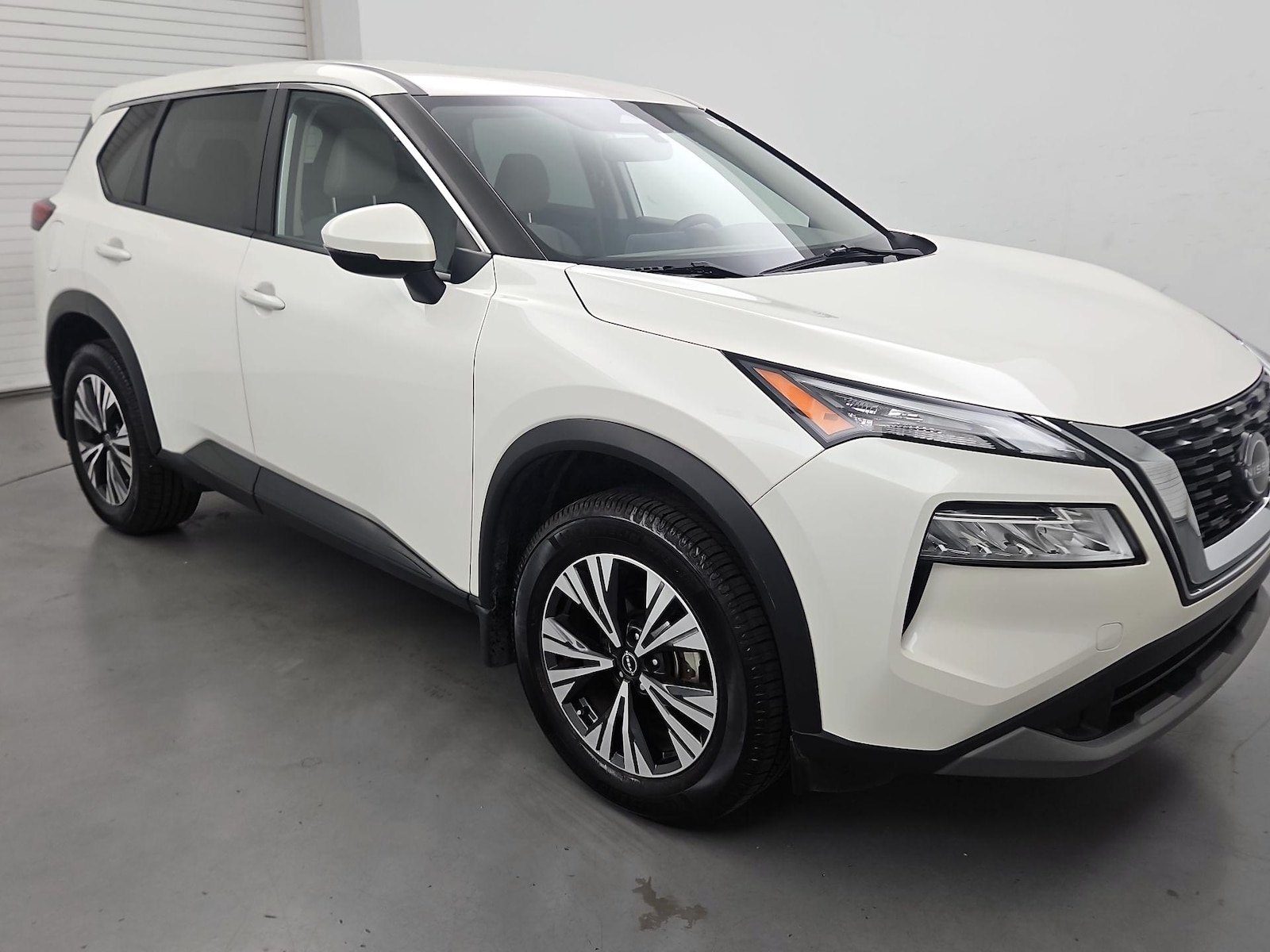 2023 Nissan Rogue SV - Photo 1