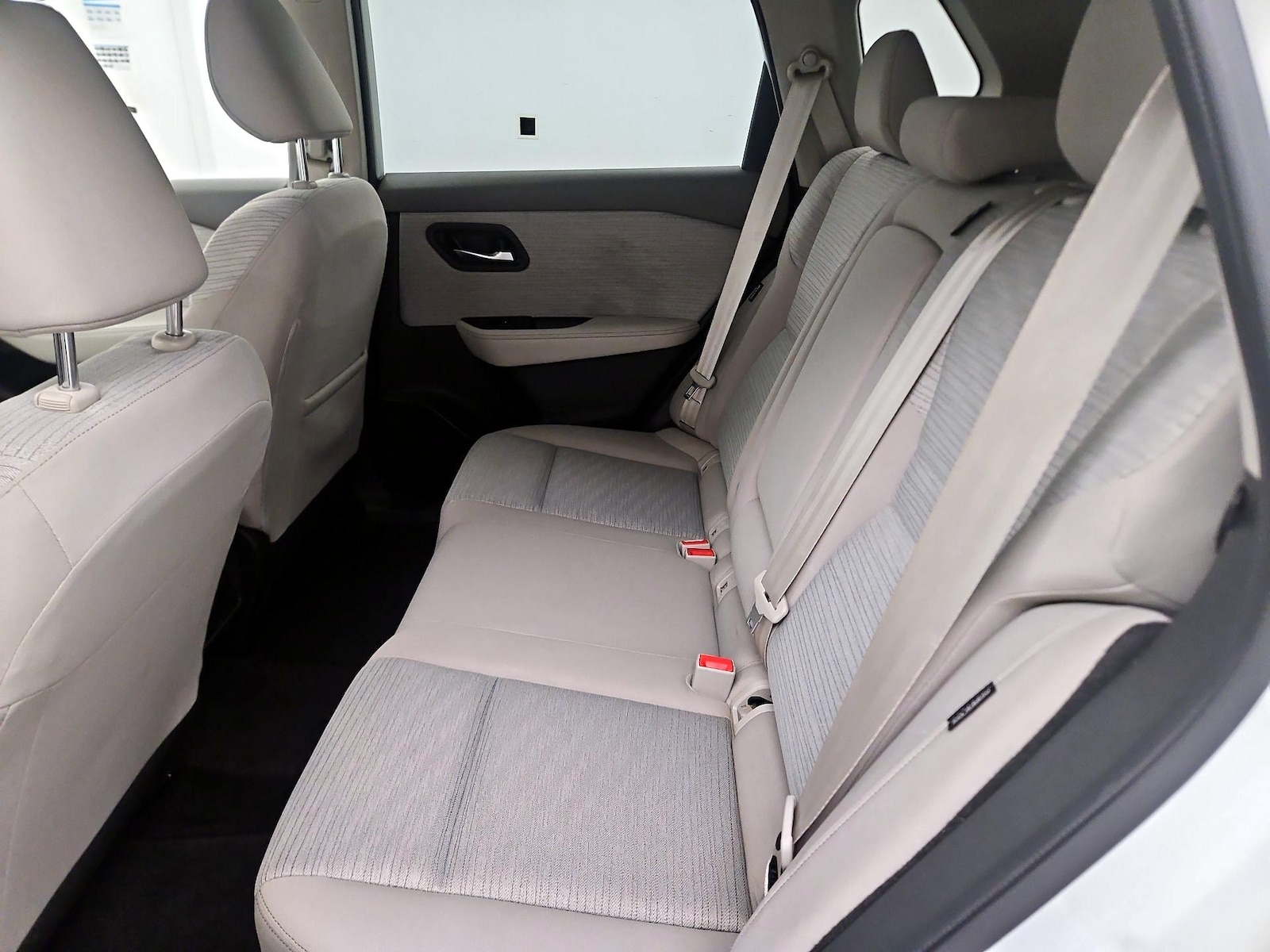 2023 Nissan Rogue SV - Photo 18