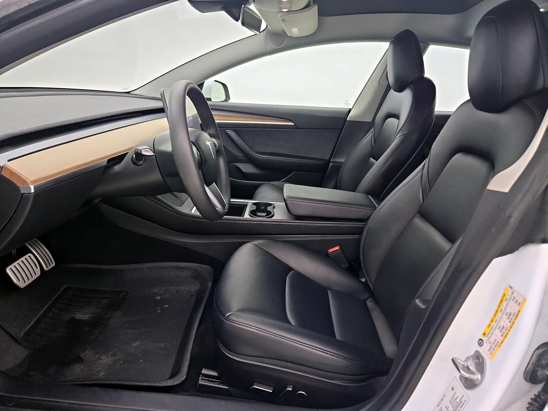 Thumbnail: 2022 Tesla Model 3 - 11