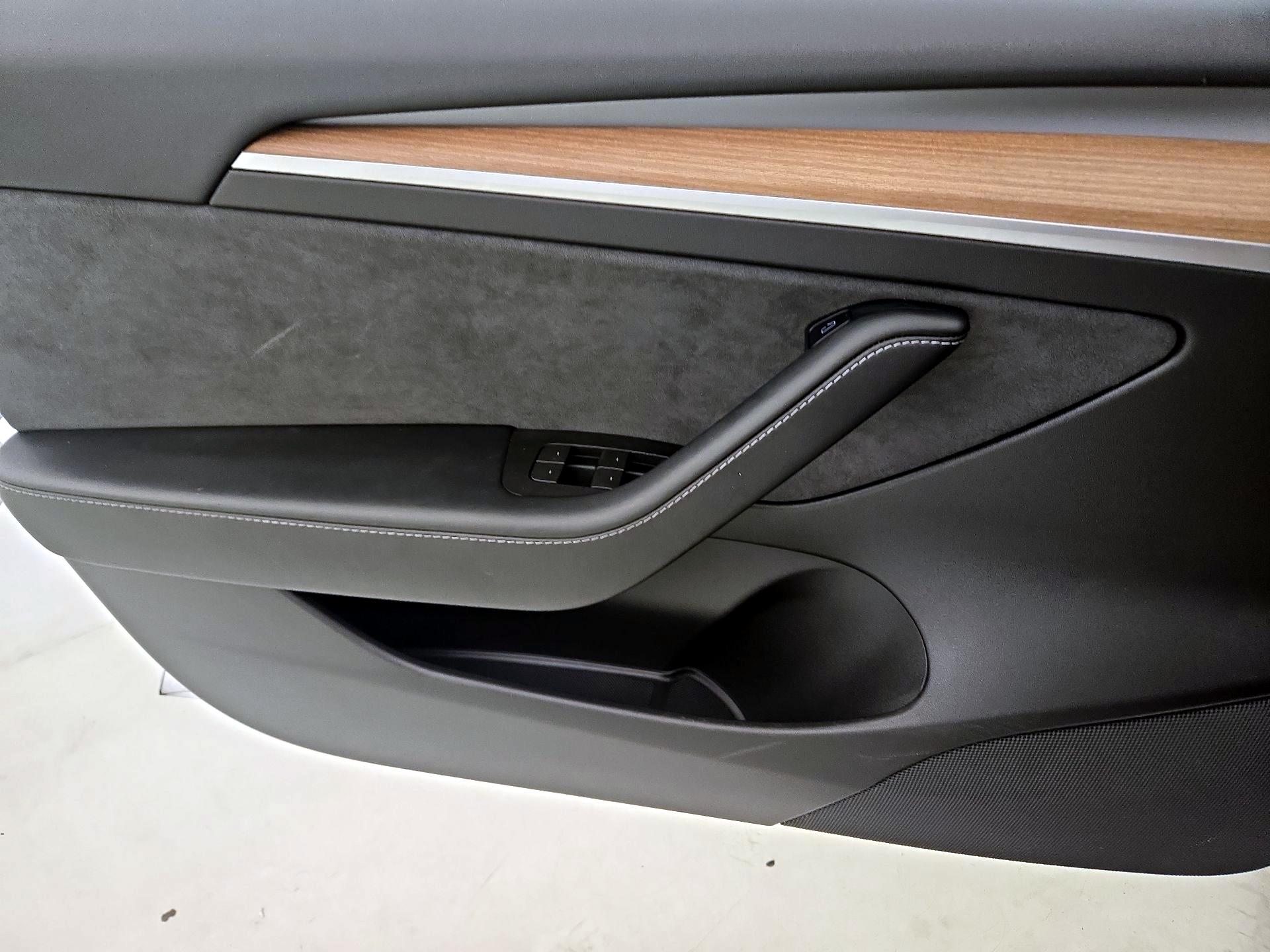 Thumbnail: 2022 Tesla Model 3 - 12