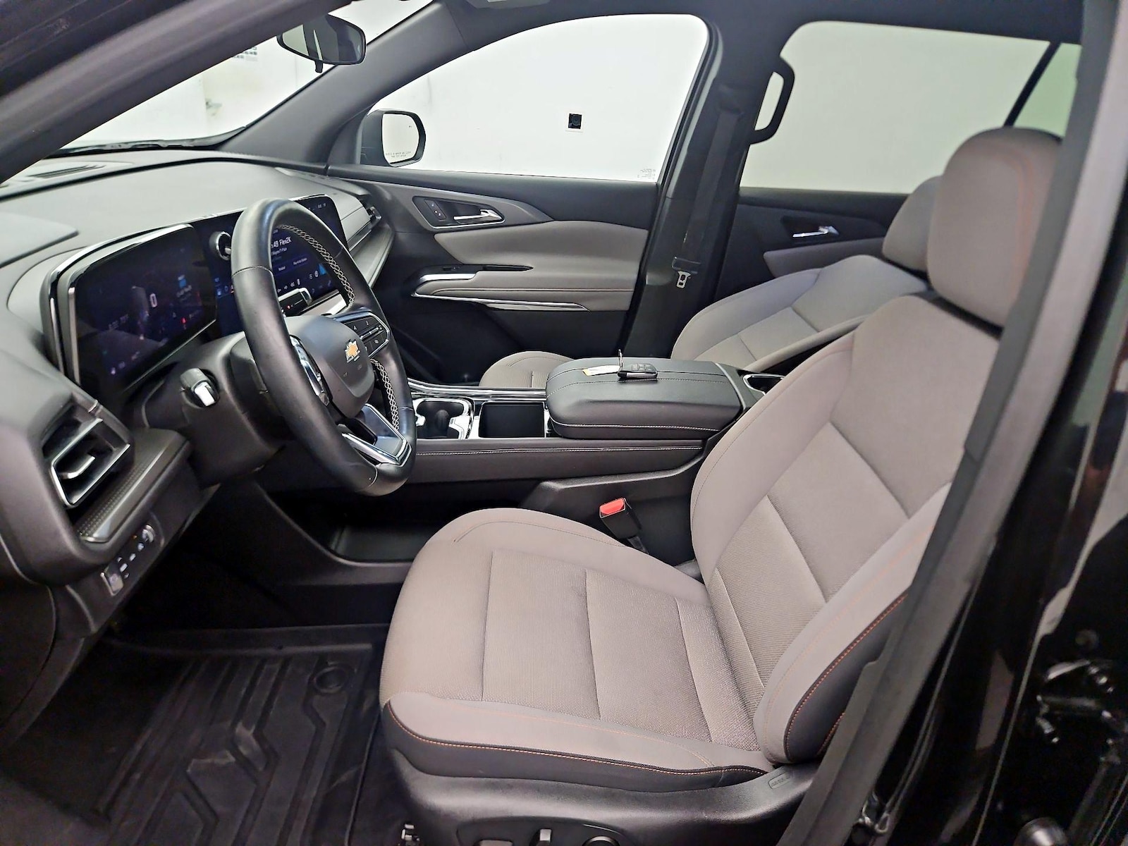 2025 Chevrolet Traverse LT - Photo 10