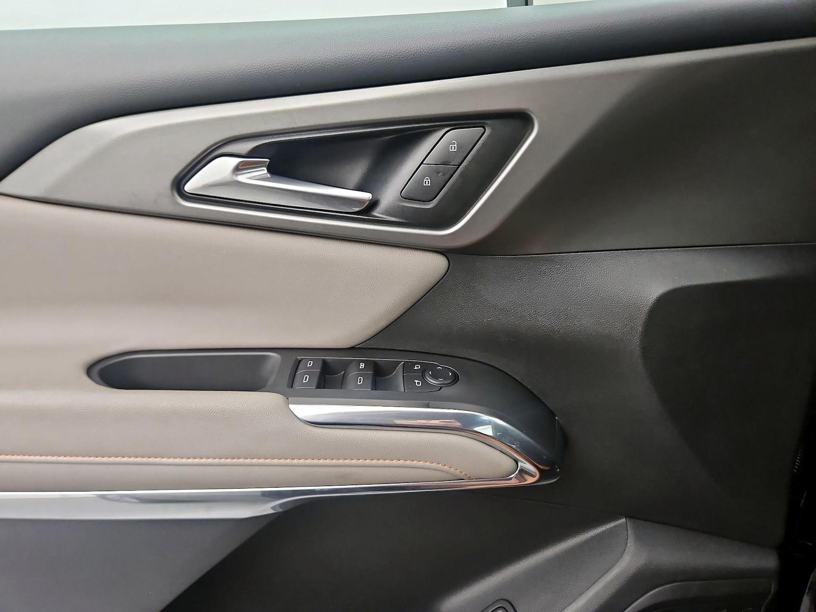 2025 Chevrolet Traverse LT - Photo 11