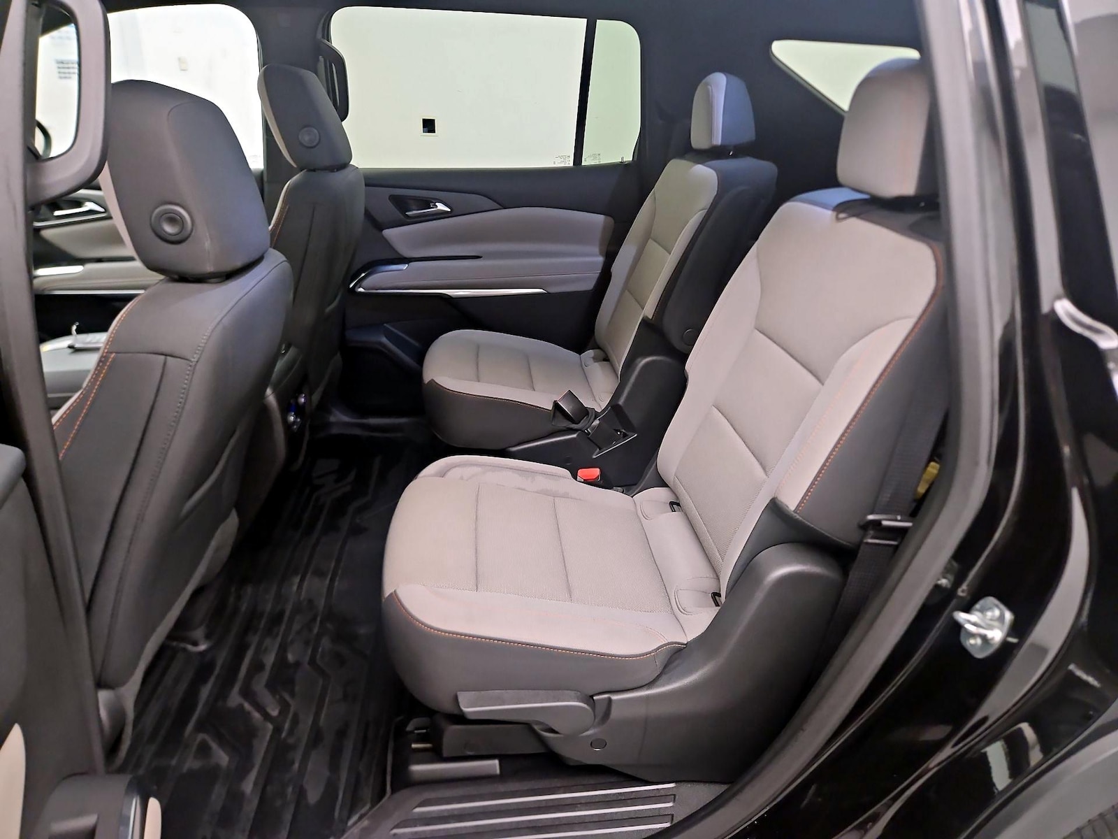 2025 Chevrolet Traverse LT - Photo 17