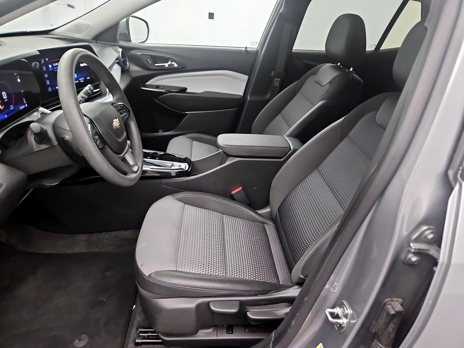 Thumbnail: 2025 Chevrolet Trax - 9