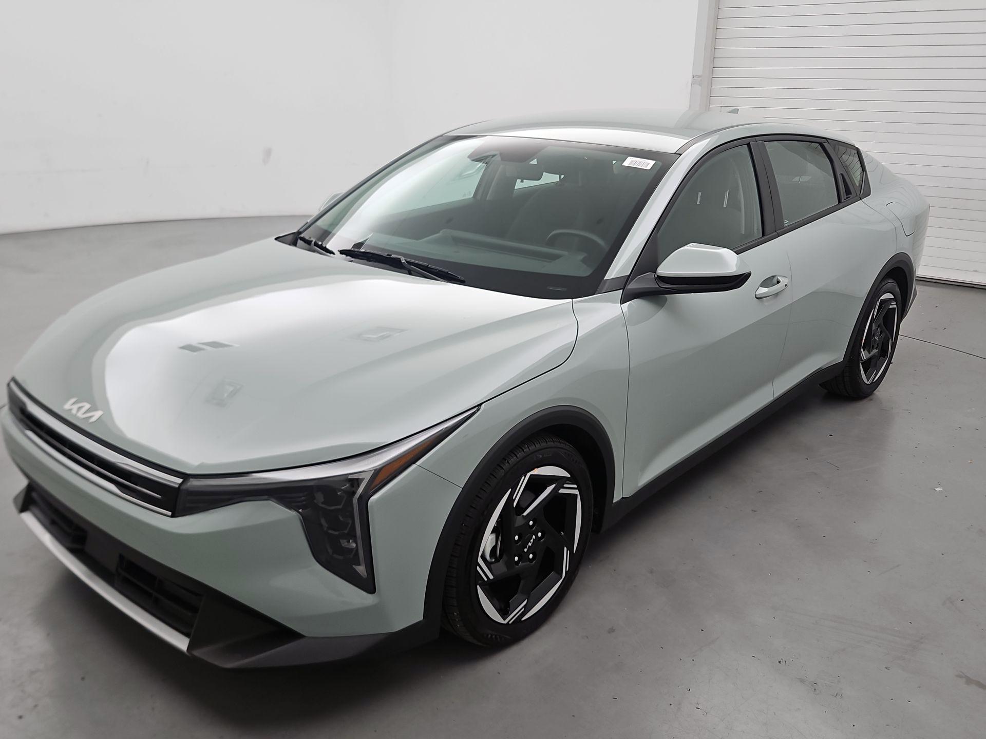 Thumbnail: 2025 Kia K4 - 3